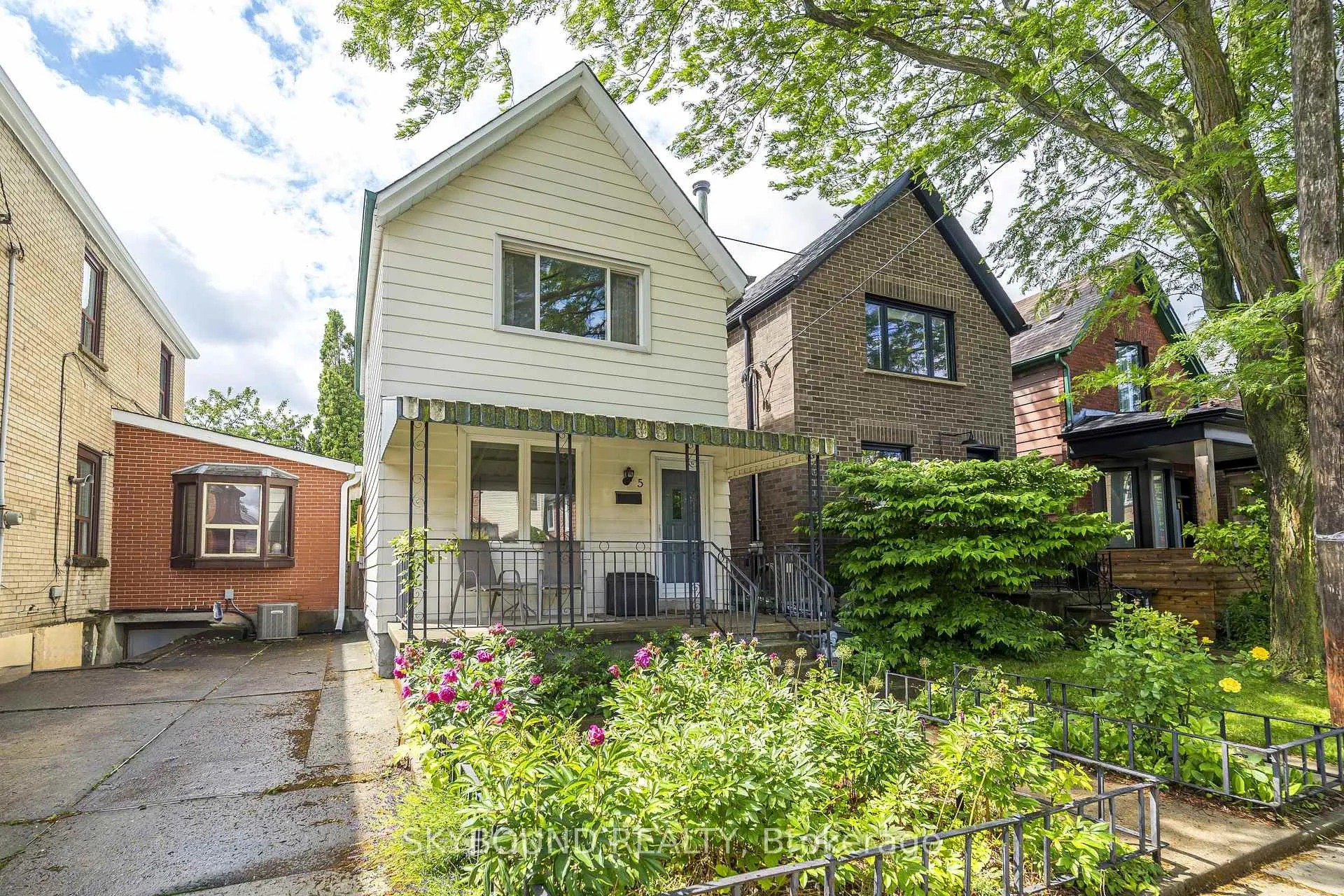 Photo 32 of 5 Manchester Avenue, Toronto, Dovercourt-Wallace Emerson-Junction — HOMEH