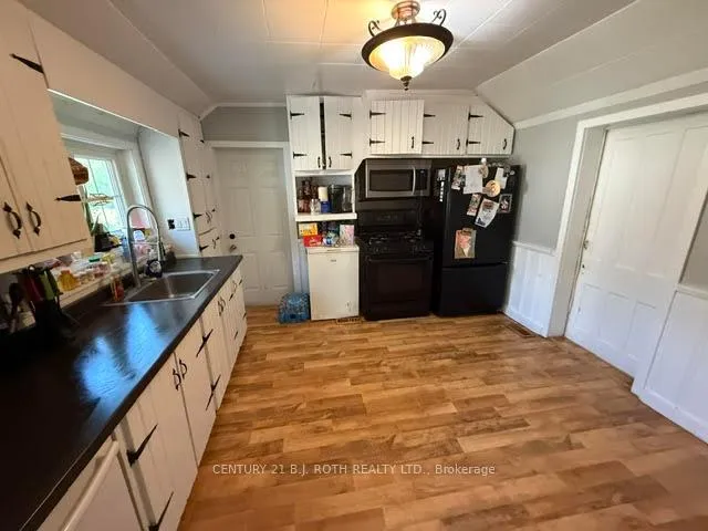 Photo 3 of 28 Caroline Street, Barrie, Allandale Centre — HOMEH