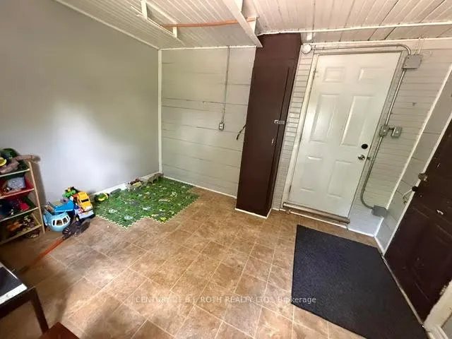Photo 5 of 28 Caroline Street, Barrie, Allandale Centre — HOMEH