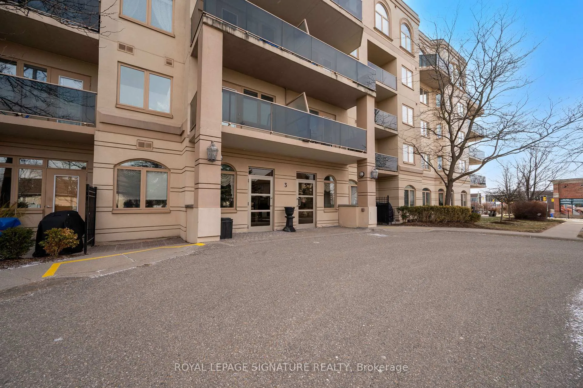 Photo 3 of Unit 205, 3 Dayspring Circle, Brampton, Goreway Drive Corridor — HOMEH