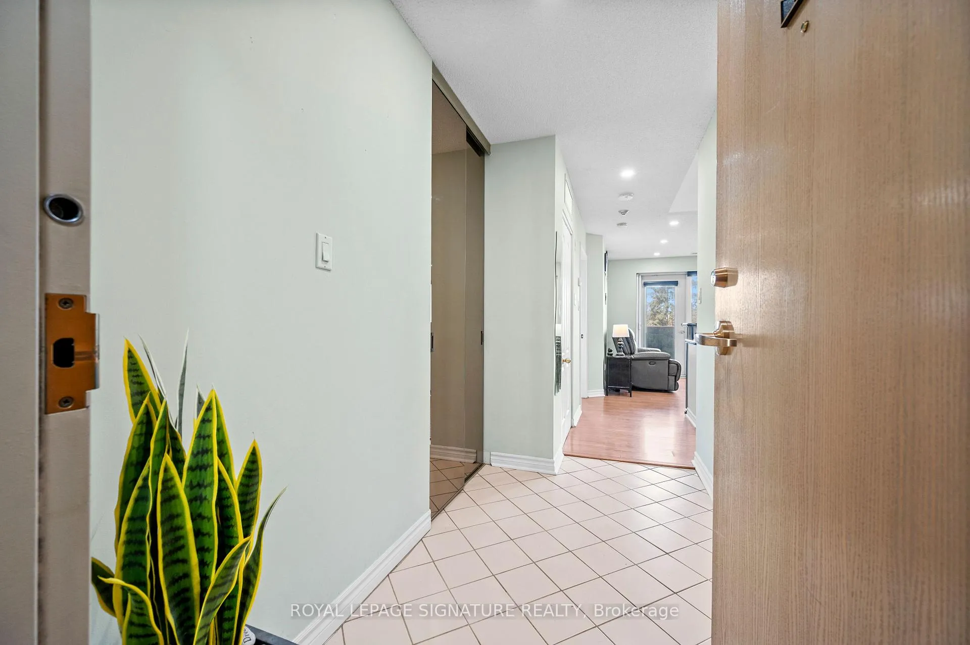 Photo 6 of Unit 205, 3 Dayspring Circle, Brampton, Goreway Drive Corridor — HOMEH