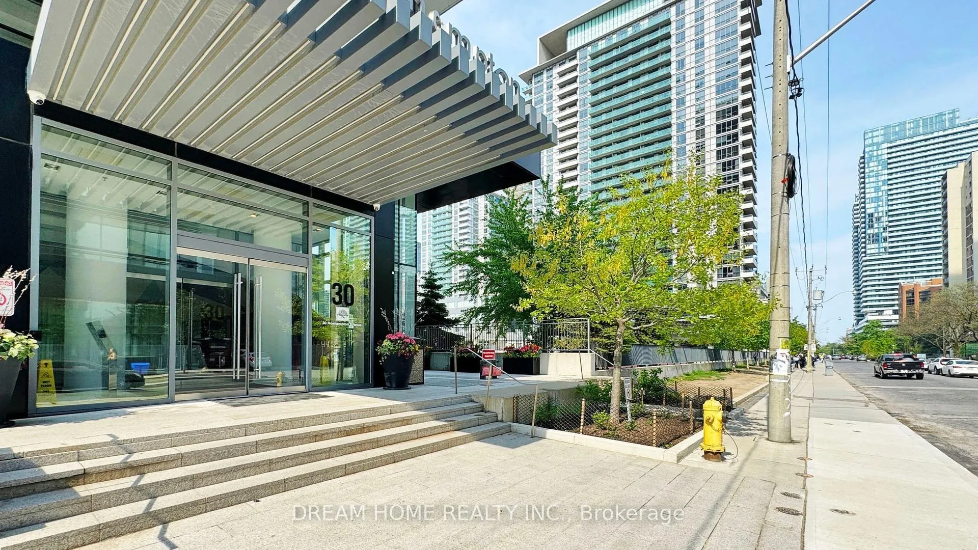 Photo 3 of Unit 2902, 30 Roehampton Avenue, Toronto, Mount Pleasant West — HOMEH