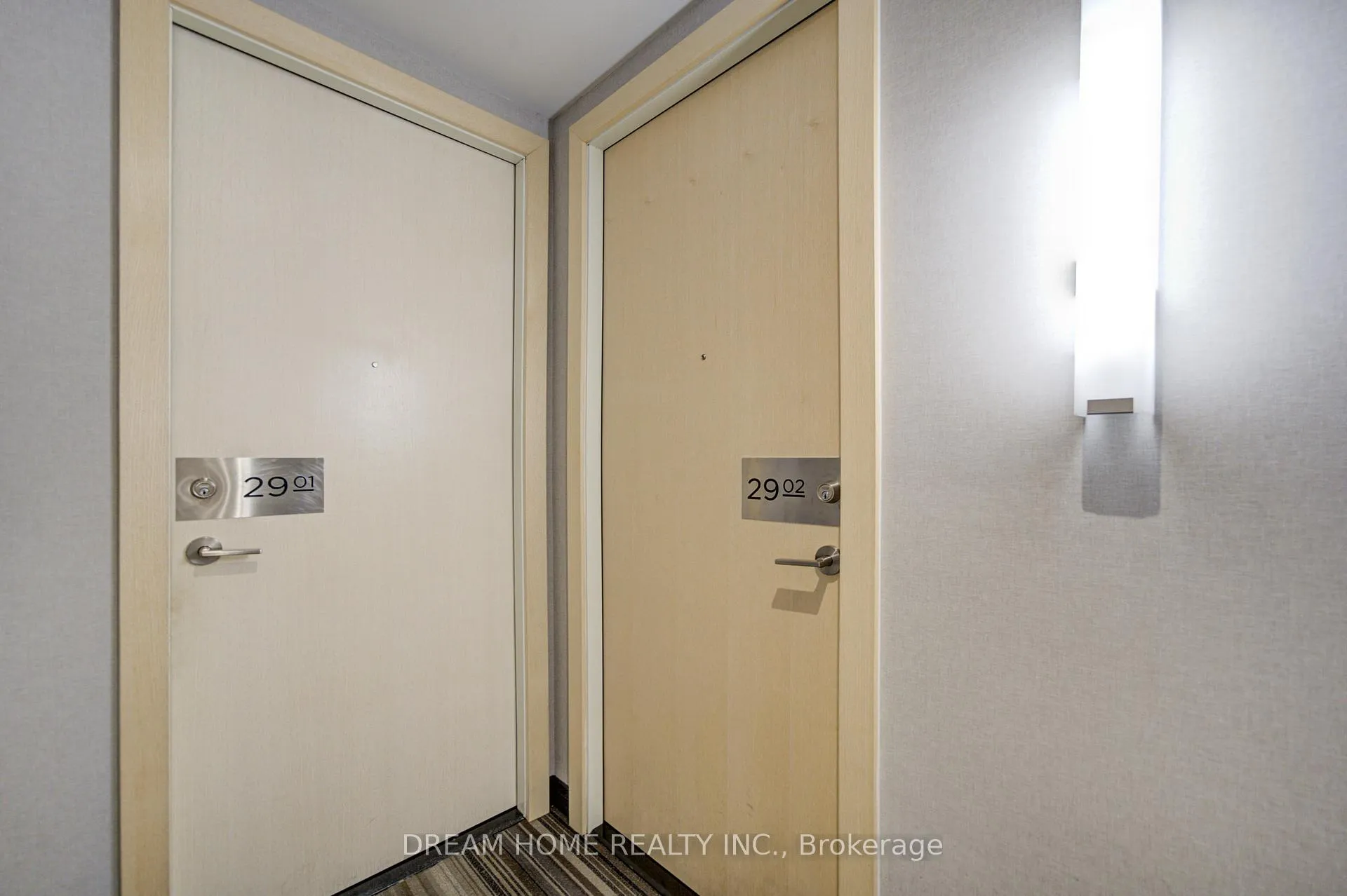 Photo 5 of Unit 2902, 30 Roehampton Avenue, Toronto, Mount Pleasant West — HOMEH