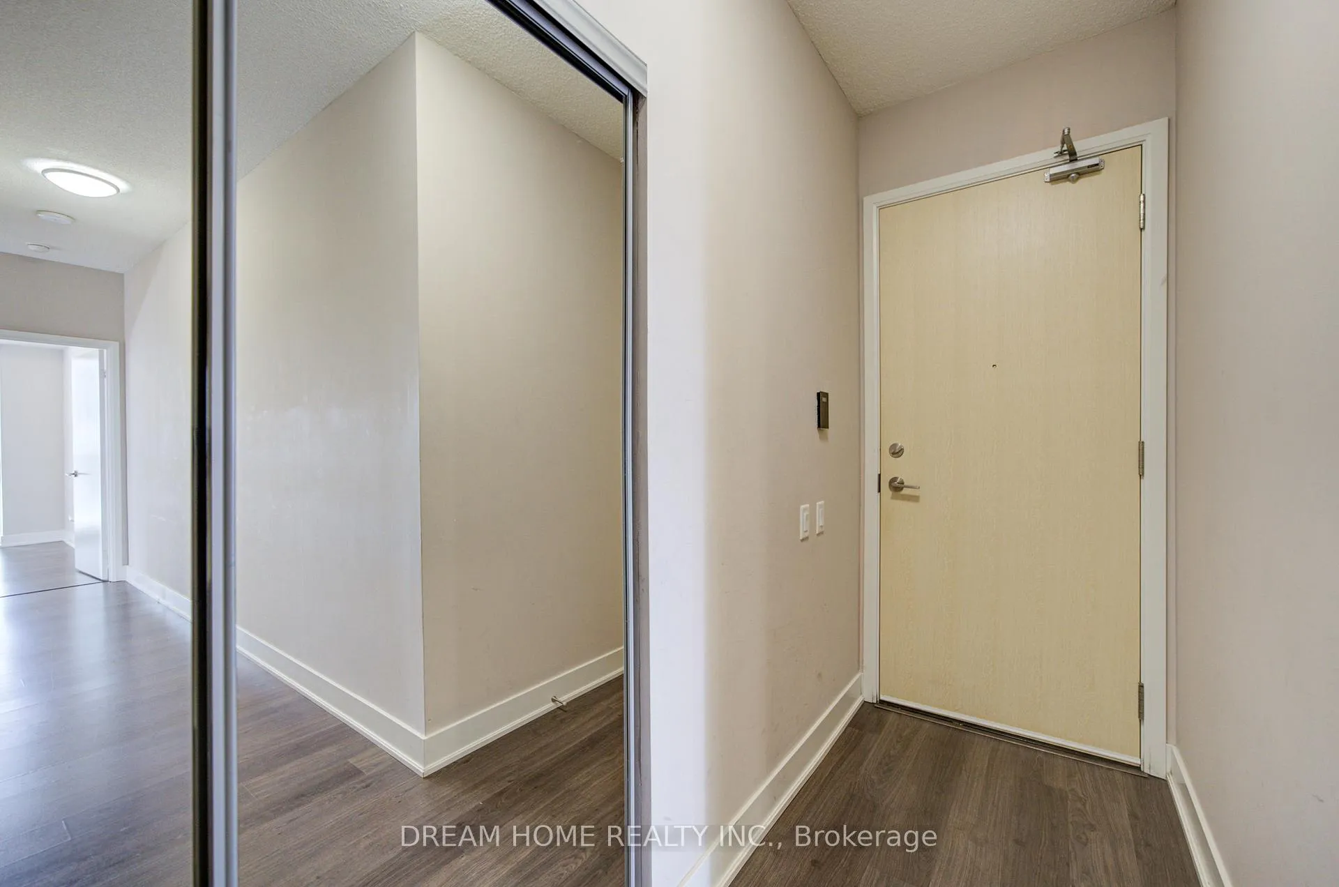 Photo 7 of Unit 2902, 30 Roehampton Avenue, Toronto, Mount Pleasant West — HOMEH