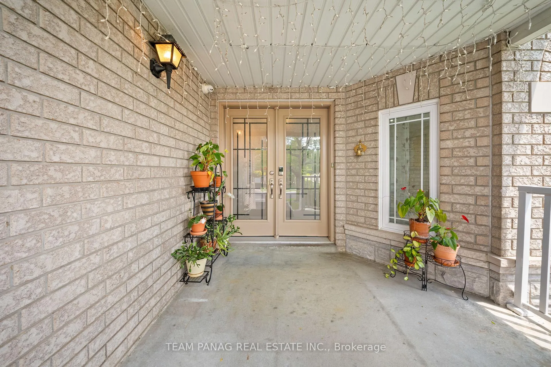 Photo 2 of 1 Sprucelands Avenue, Brampton, Sandringham-Wellington — HOMEH