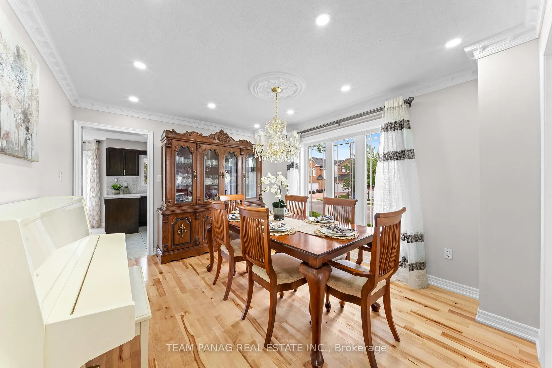 Photo 8 of 1 Sprucelands Avenue, Brampton, Sandringham-Wellington — HOMEH