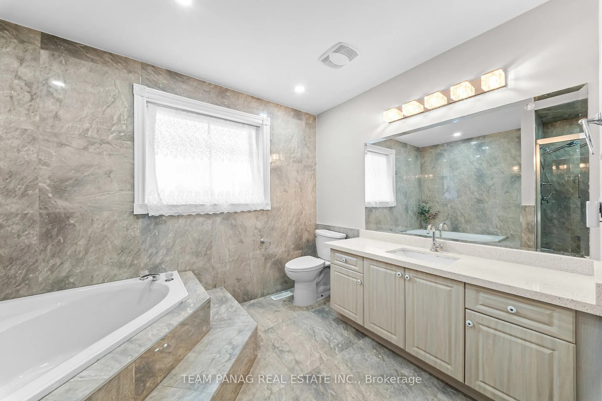 Photo 23 of 1 Sprucelands Avenue, Brampton, Sandringham-Wellington — HOMEH