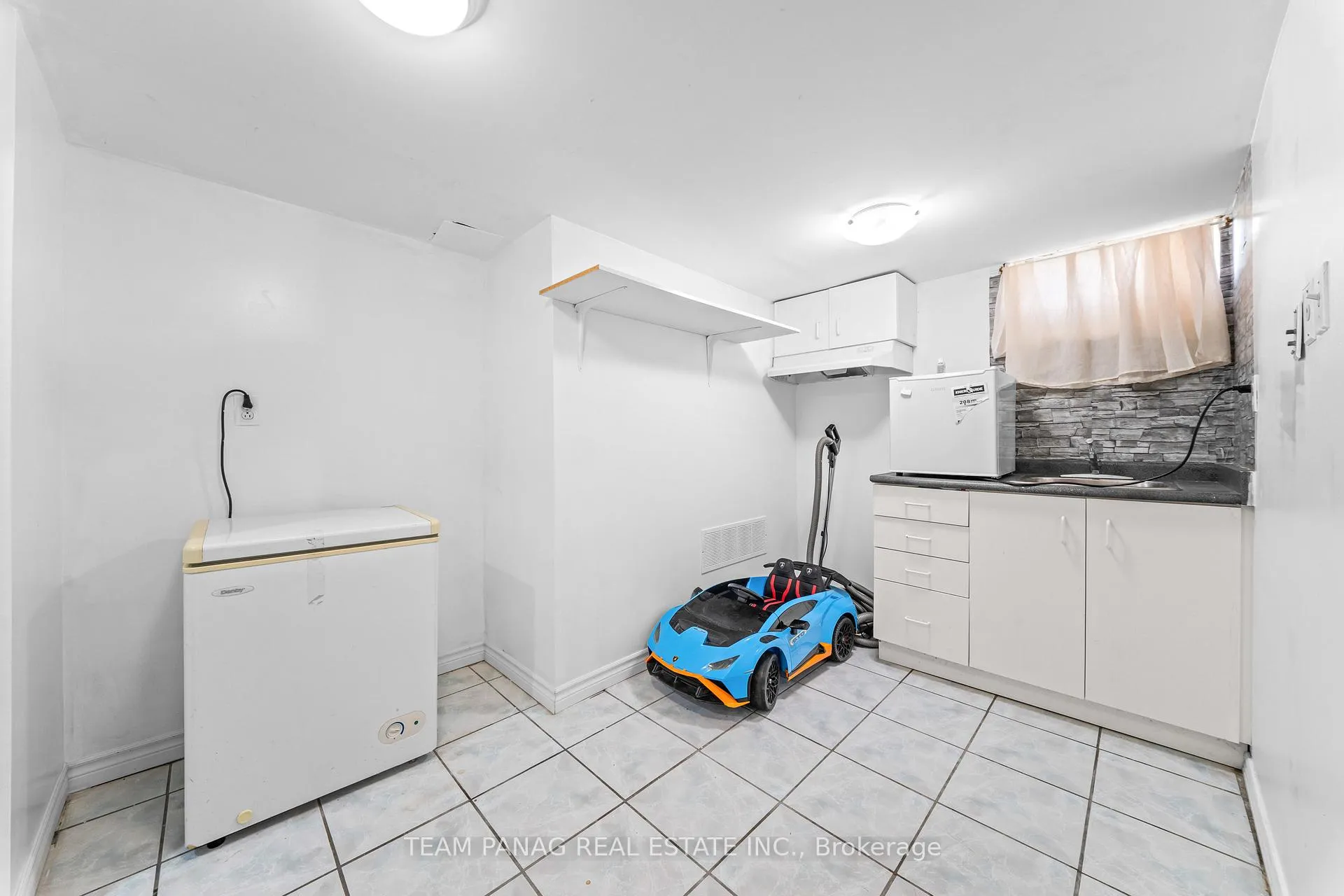 Photo 41 of 1 Sprucelands Avenue, Brampton, Sandringham-Wellington — HOMEH