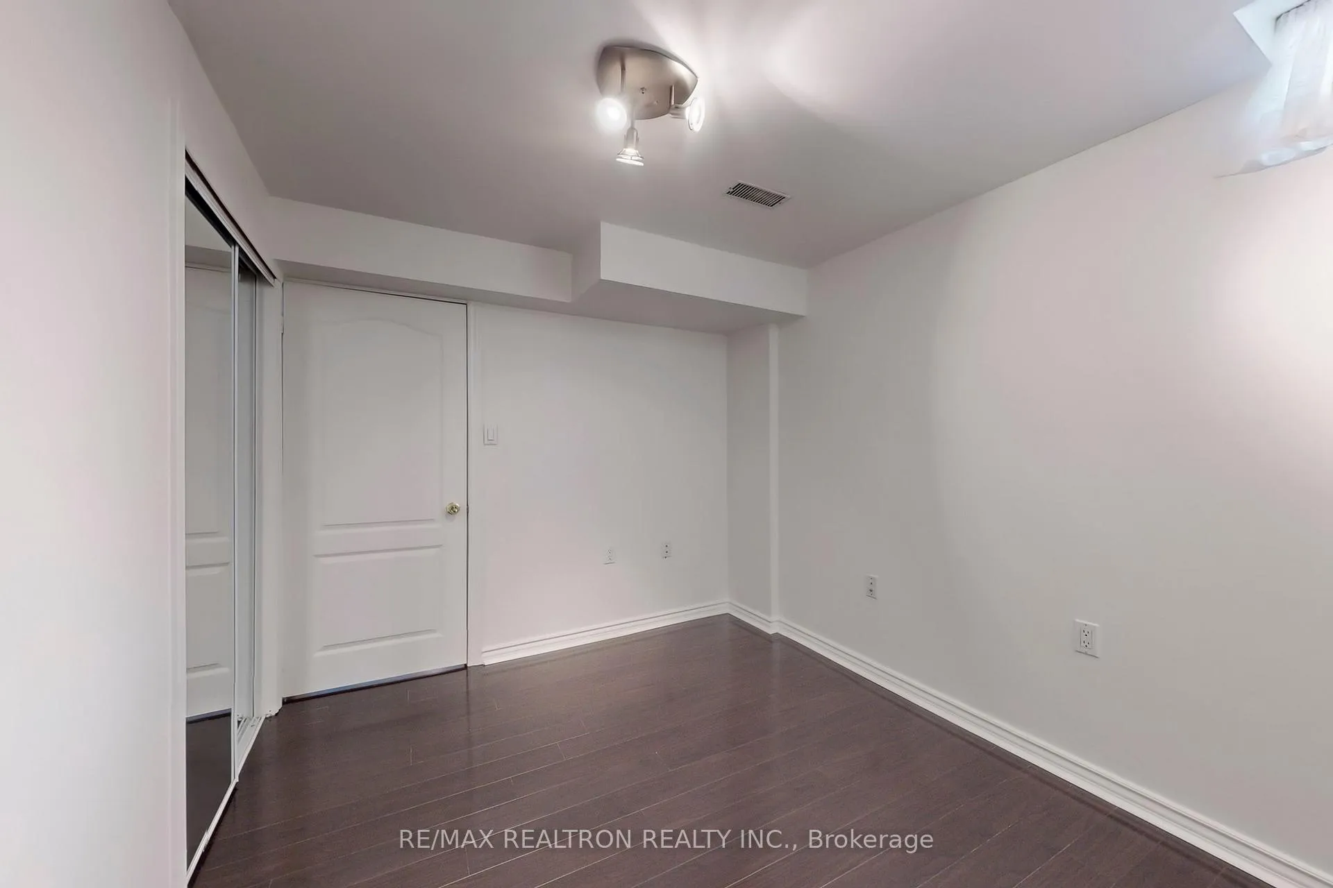 Photo 14 of 123 Monte Carlo Drive, Vaughan, Sonoma Heights — HOMEH