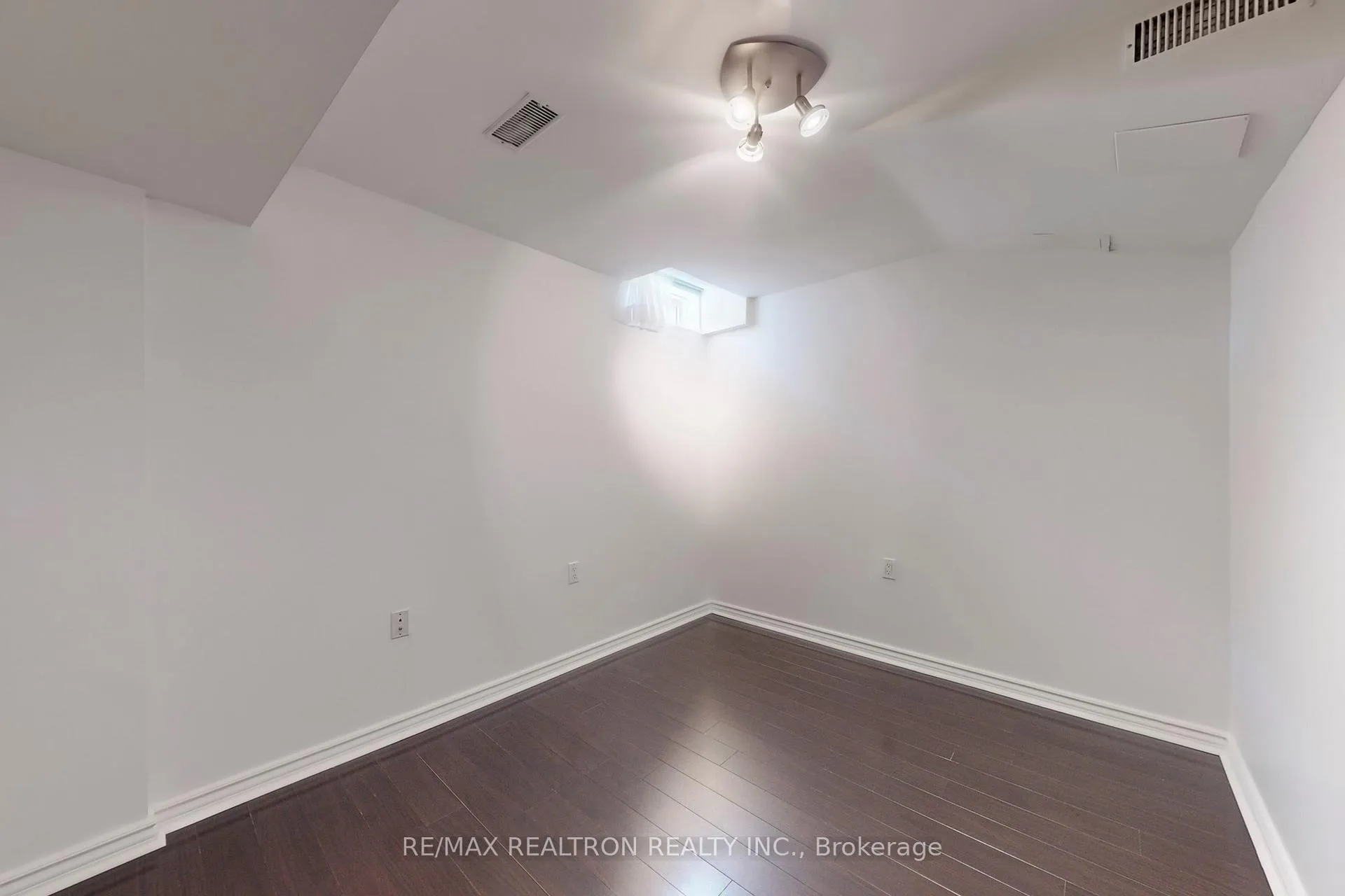 Photo 15 of 123 Monte Carlo Drive, Vaughan, Sonoma Heights — HOMEH