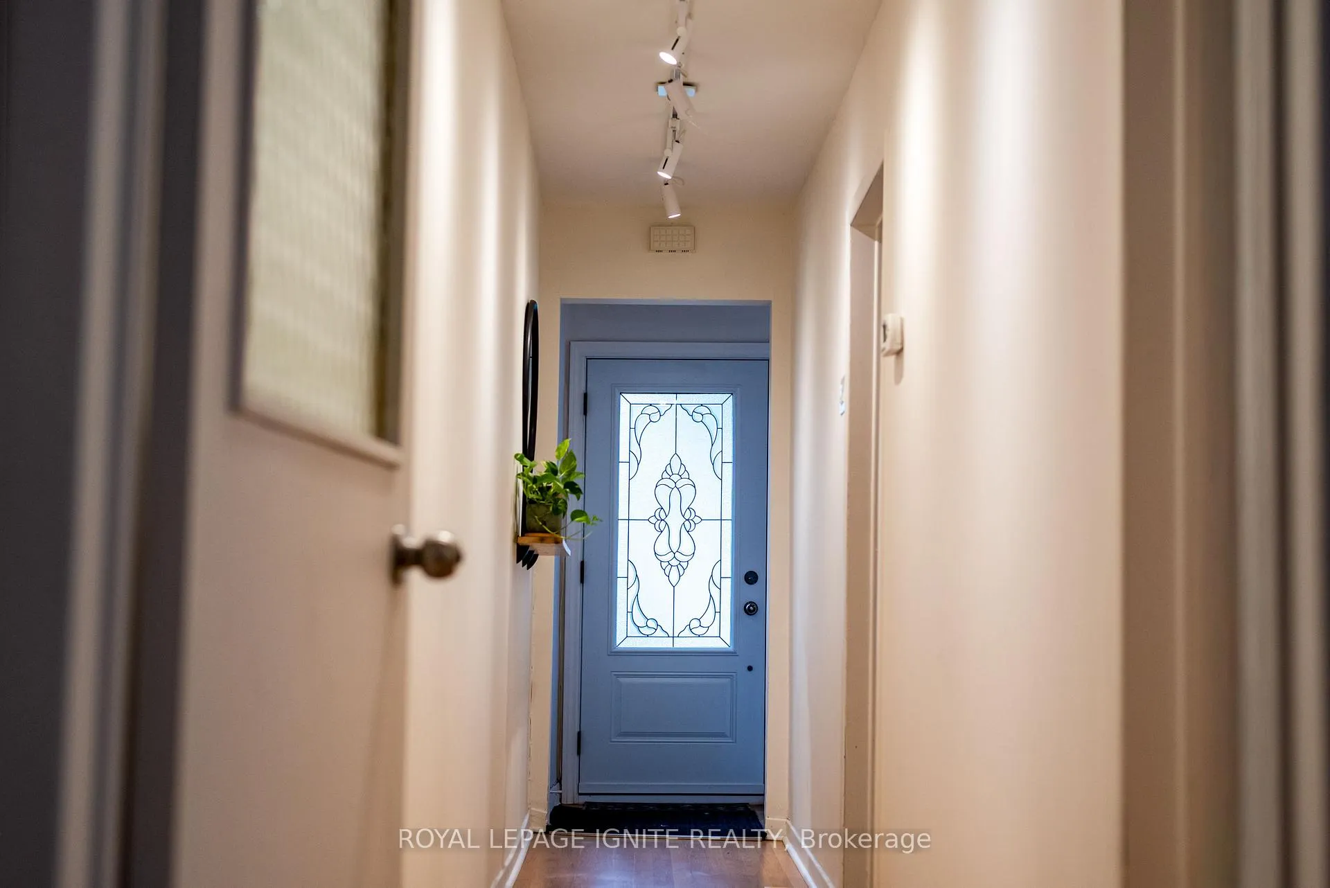 Photo 5 of 482 Mcroberts Avenue, Toronto, Caledonia-Fairbank — HOMEH