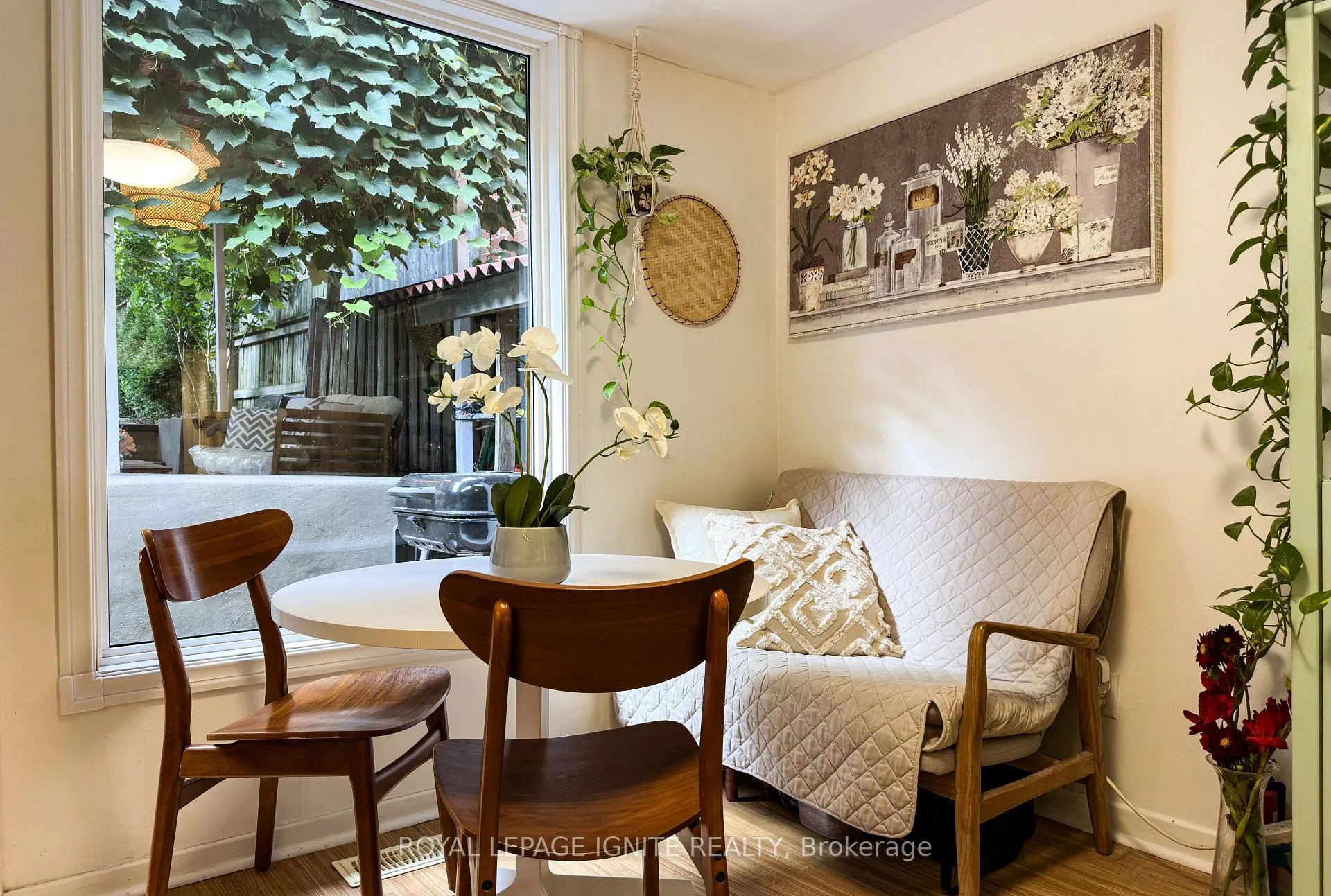 Photo 9 of 482 Mcroberts Avenue, Toronto, Caledonia-Fairbank — HOMEH