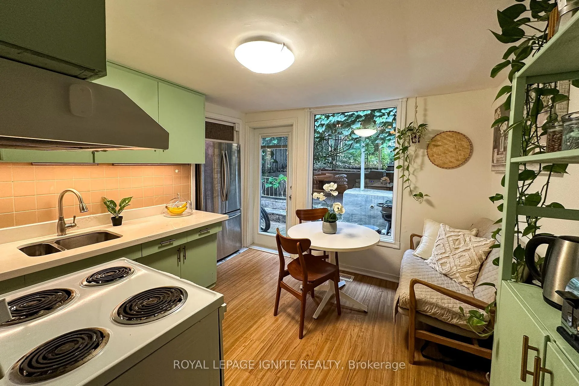 Photo 11 of 482 Mcroberts Avenue, Toronto, Caledonia-Fairbank — HOMEH