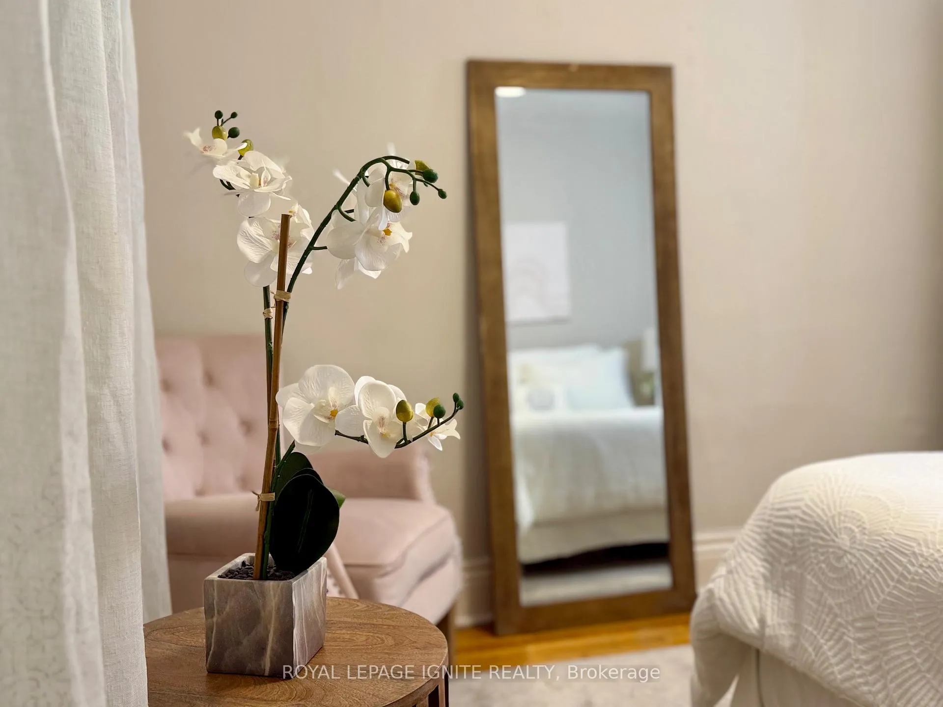 Photo 13 of 482 Mcroberts Avenue, Toronto, Caledonia-Fairbank — HOMEH