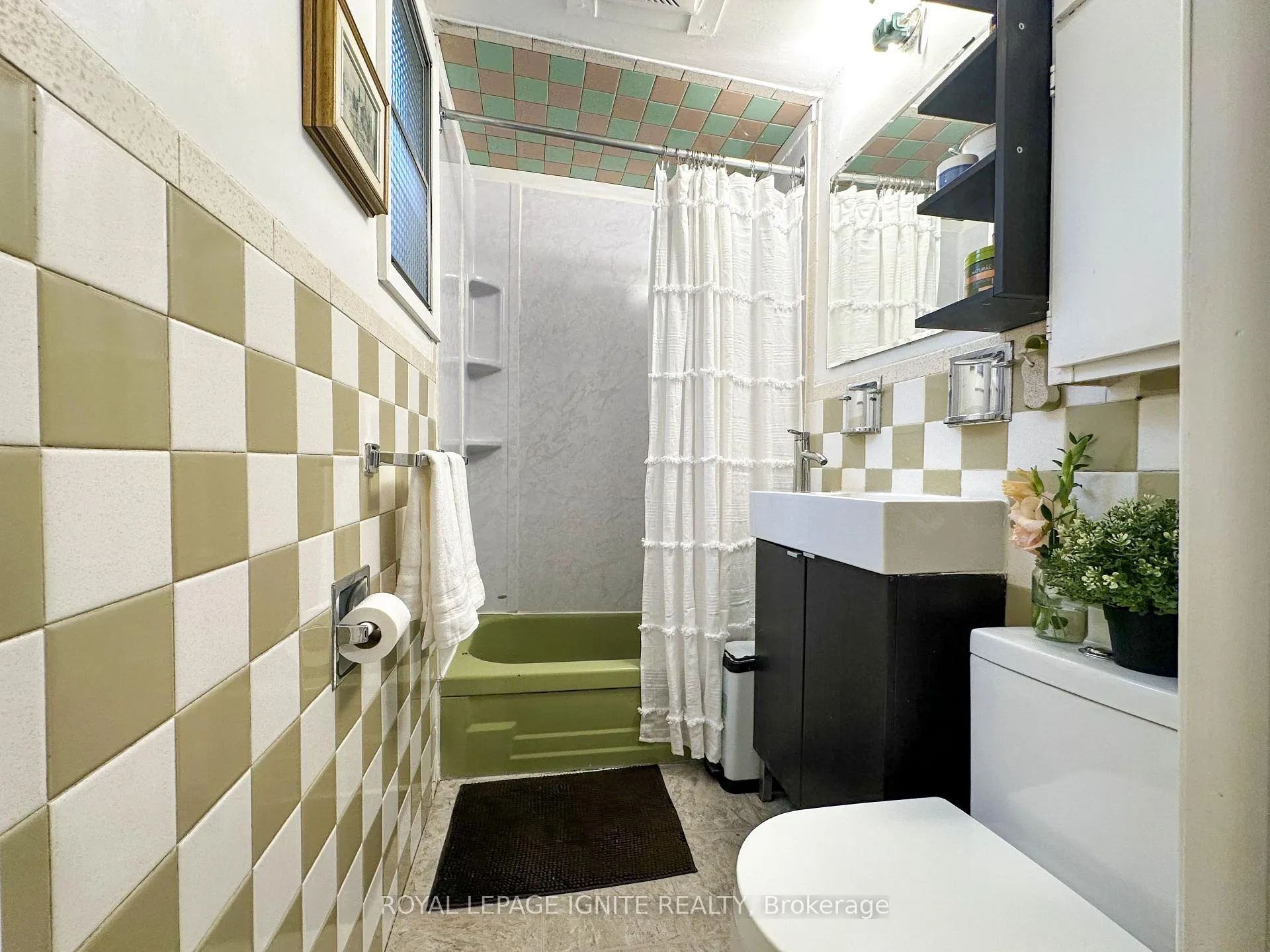 Photo 16 of 482 Mcroberts Avenue, Toronto, Caledonia-Fairbank — HOMEH