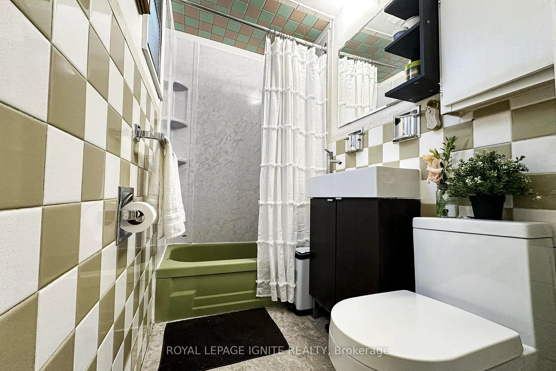 Photo 17 of 482 Mcroberts Avenue, Toronto, Caledonia-Fairbank — HOMEH
