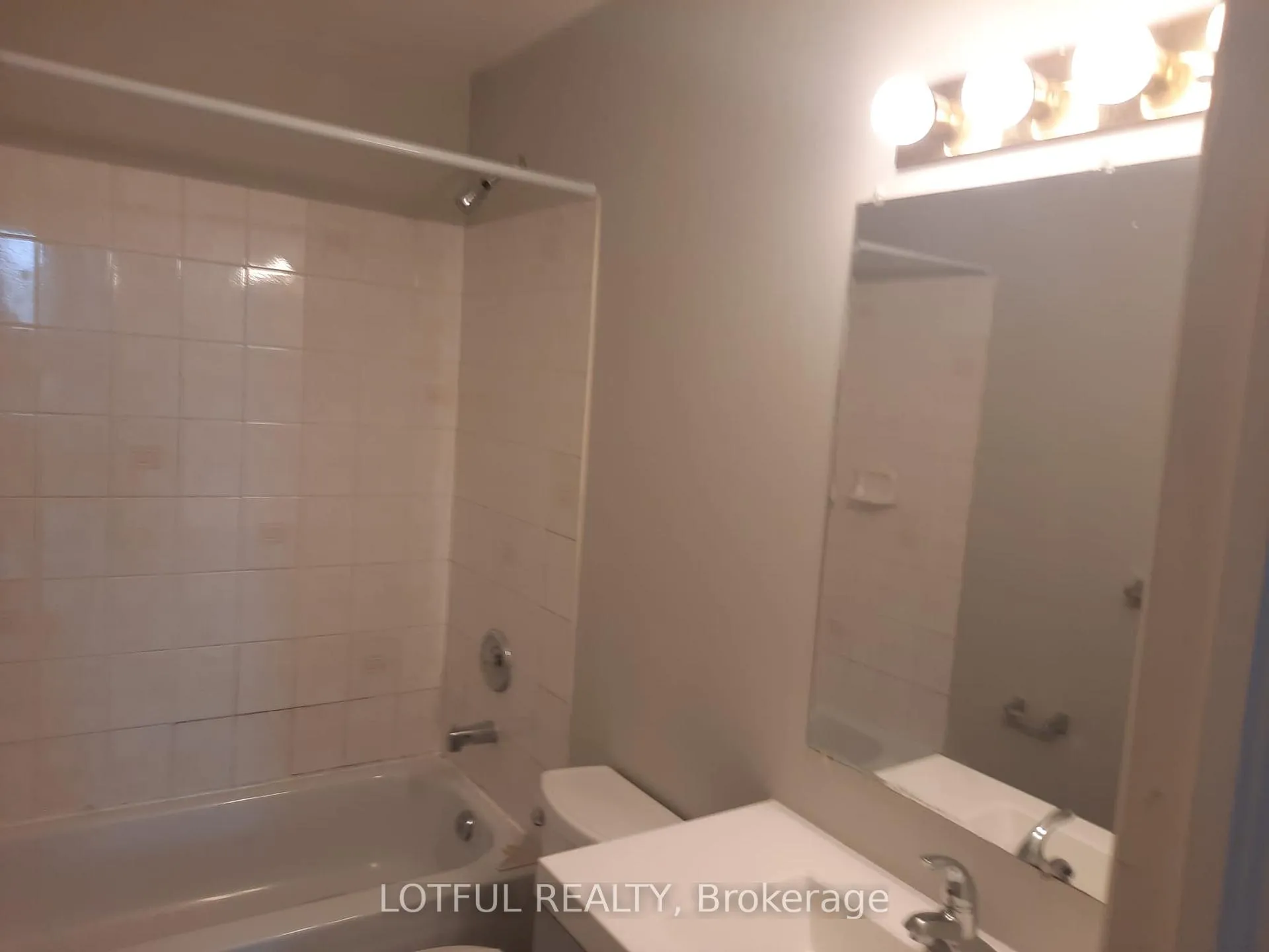 Photo 10 of Unit 301, 192 King Street W, Prescott, Prescott — HOMEH