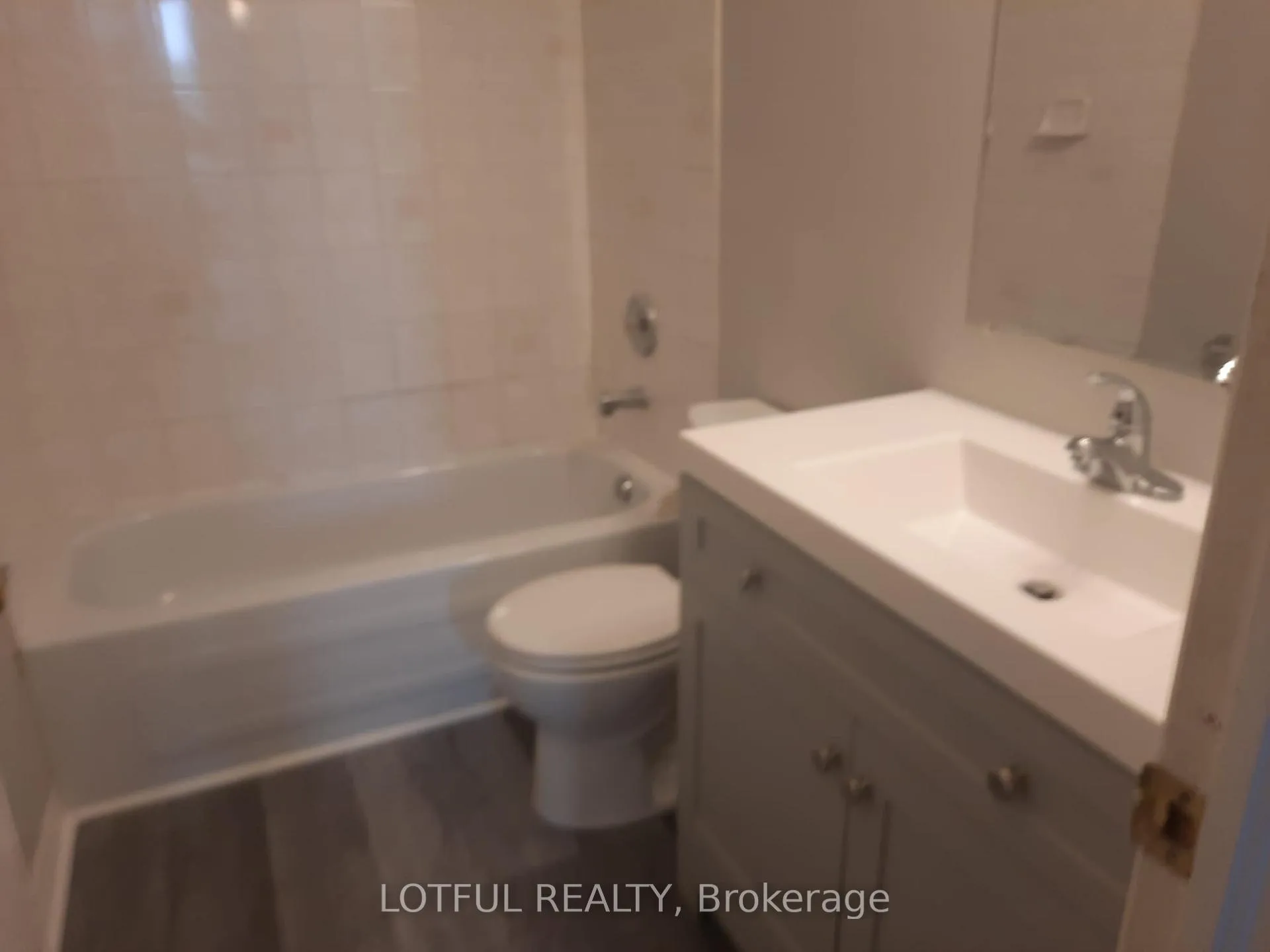 Photo 11 of Unit 301, 192 King Street W, Prescott, Prescott — HOMEH