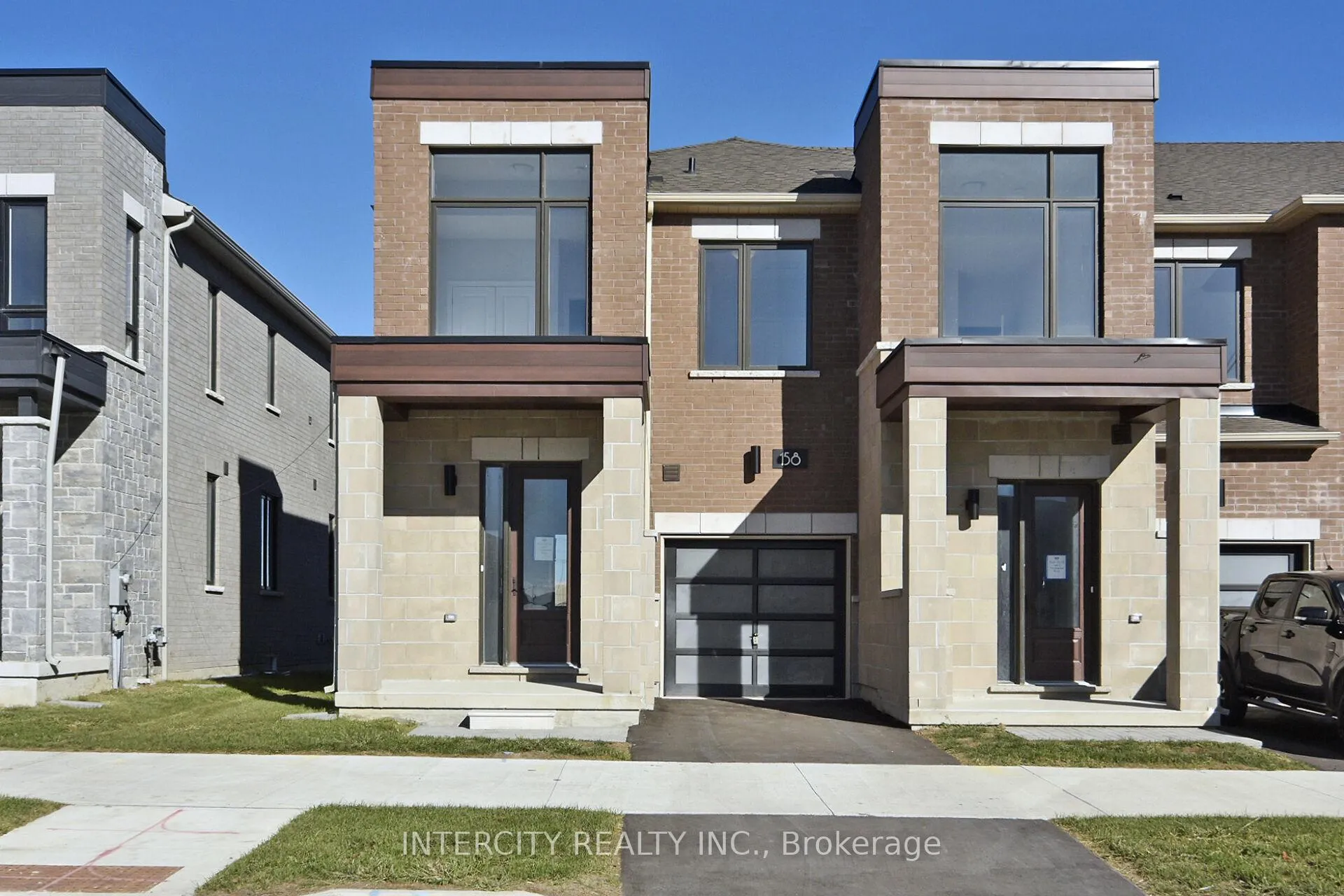 Photo 1 of 158 Mumbai Drive, Markham, Middlefield — HOMEH
