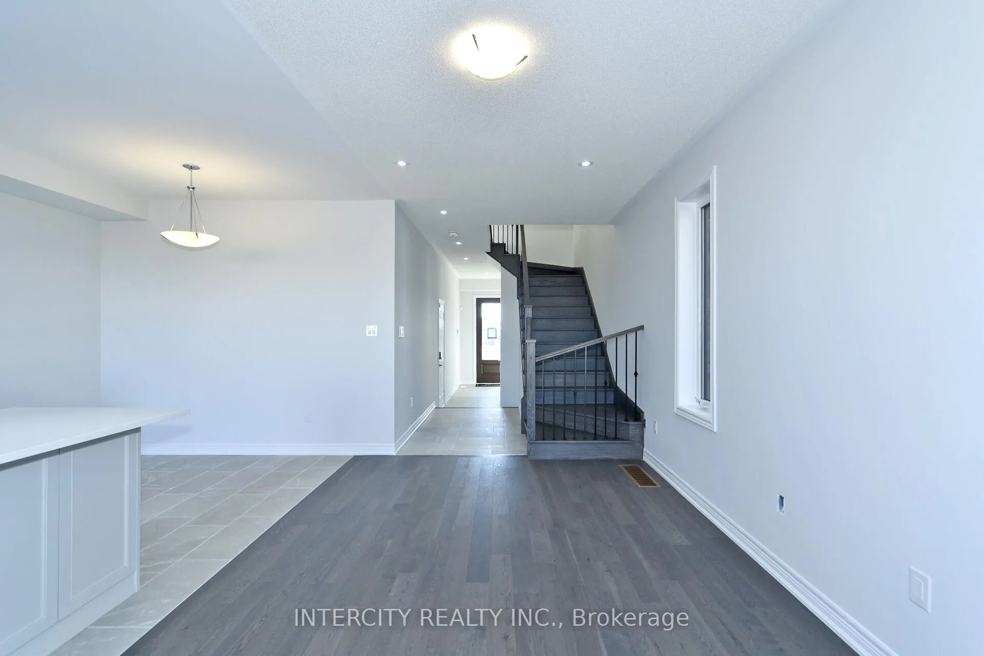 Photo 11 of 158 Mumbai Drive, Markham, Middlefield — HOMEH
