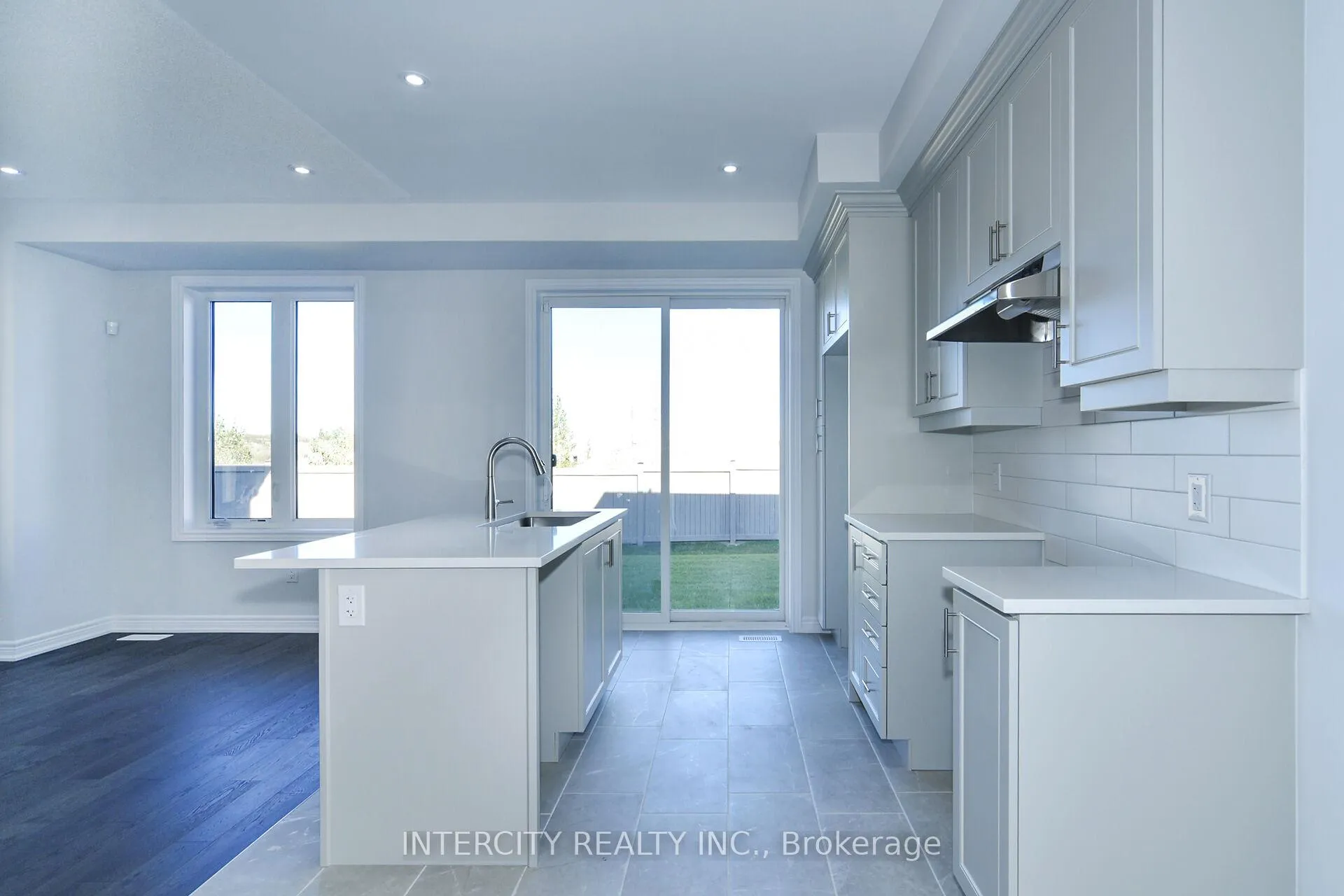 Photo 15 of 158 Mumbai Drive, Markham, Middlefield — HOMEH
