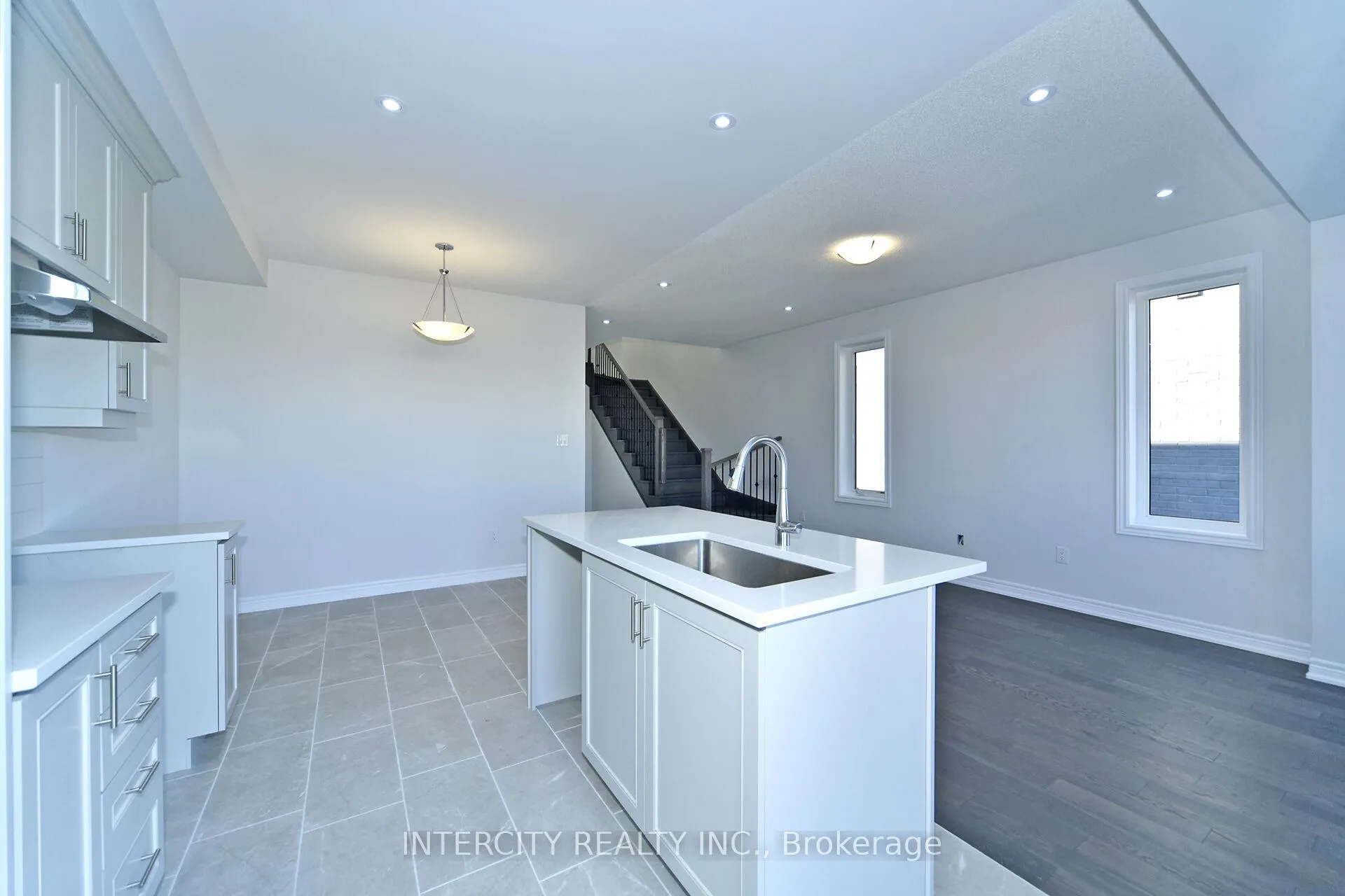 Photo 17 of 158 Mumbai Drive, Markham, Middlefield — HOMEH