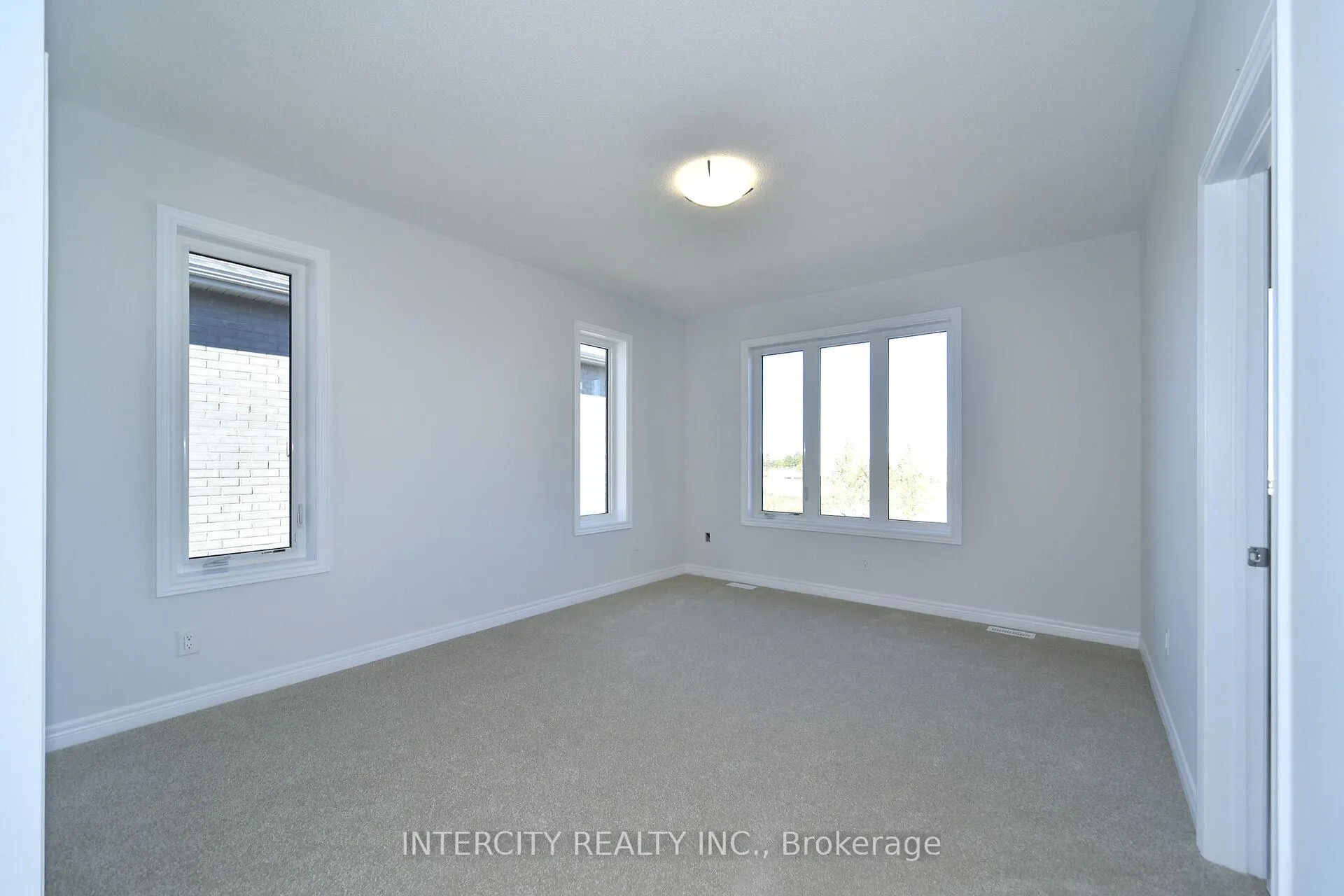Photo 20 of 158 Mumbai Drive, Markham, Middlefield — HOMEH