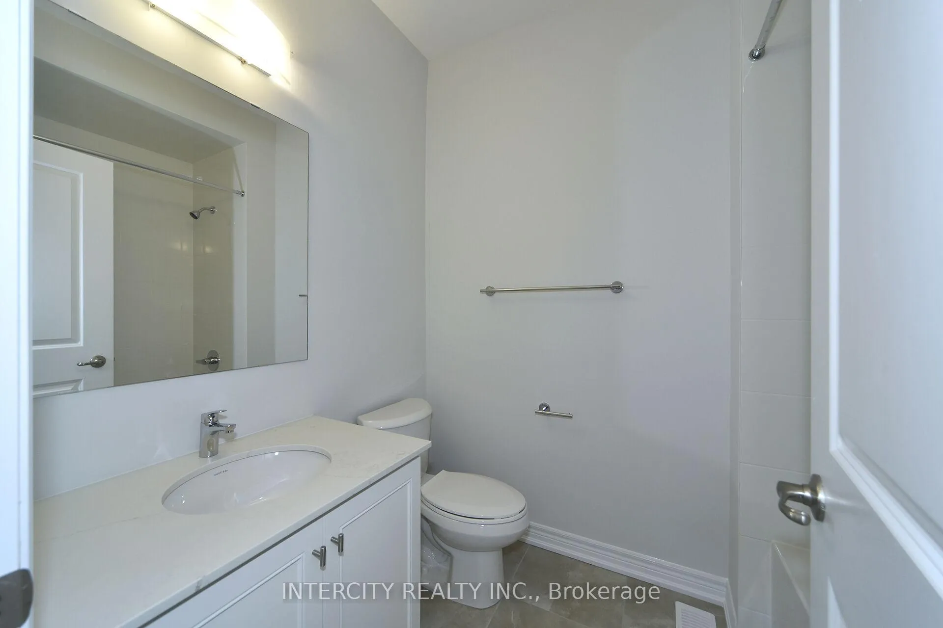 Photo 29 of 158 Mumbai Drive, Markham, Middlefield — HOMEH