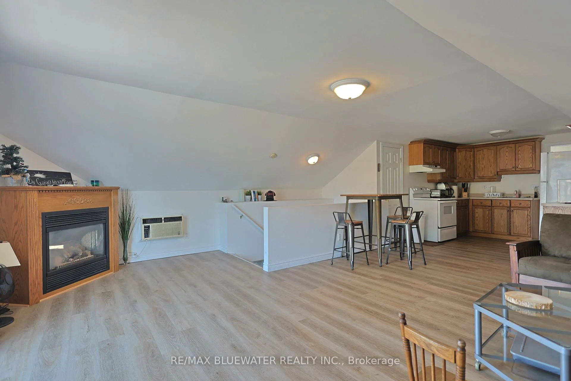 Photo 8 of 75 River Road, Lambton Shores, Grand Bend — HOMEH