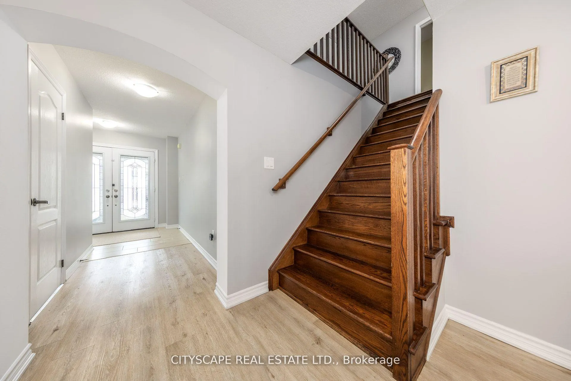 Photo 18 of 121 Crafter Crescent, Hamilton, Stoney Creek — HOMEH