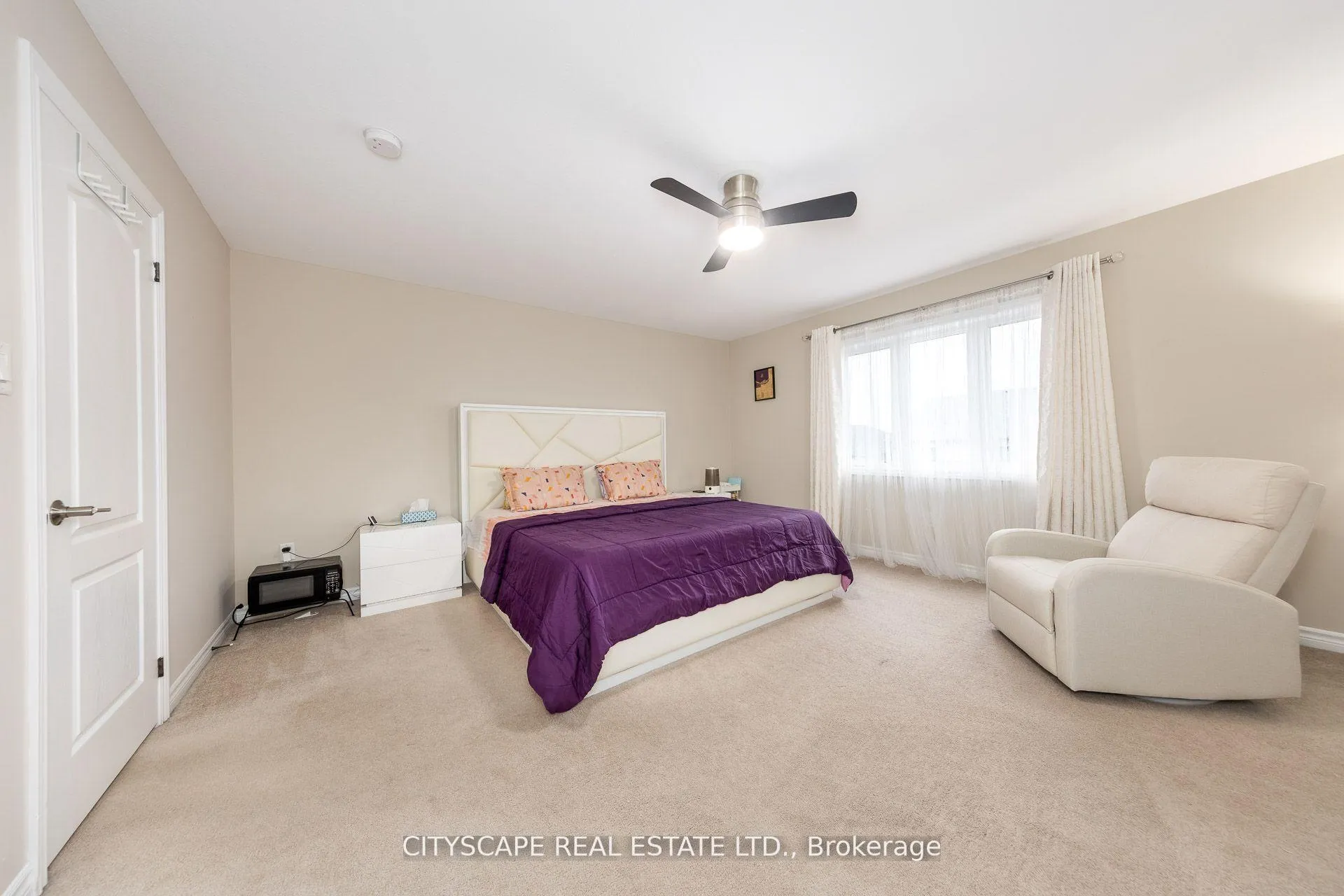 Photo 20 of 121 Crafter Crescent, Hamilton, Stoney Creek — HOMEH