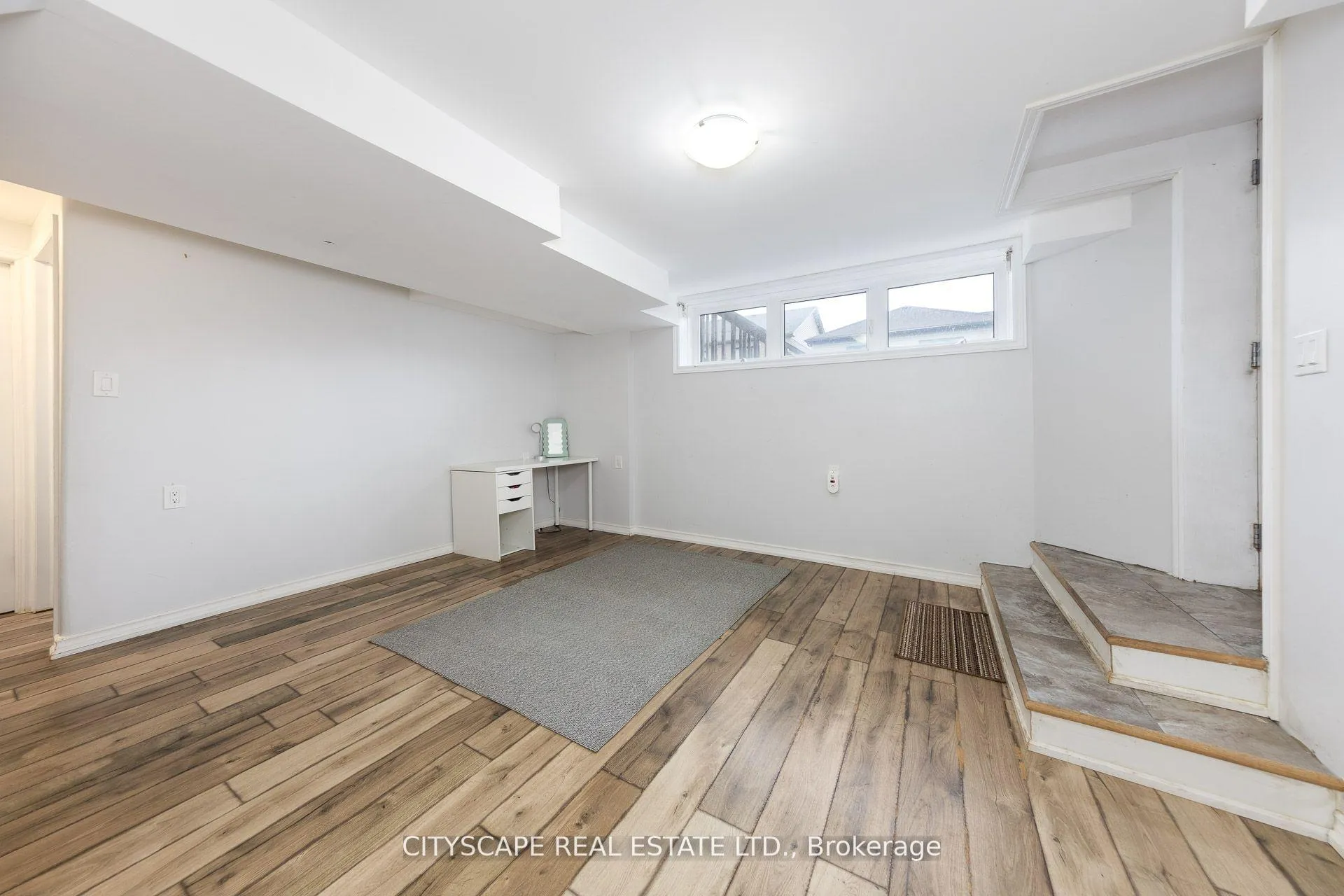 Photo 35 of 121 Crafter Crescent, Hamilton, Stoney Creek — HOMEH