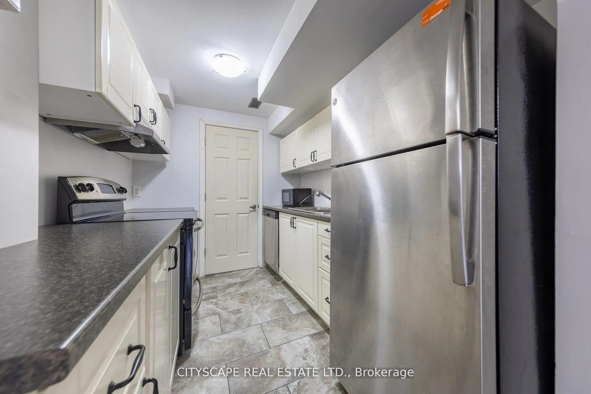 Photo 38 of 121 Crafter Crescent, Hamilton, Stoney Creek — HOMEH