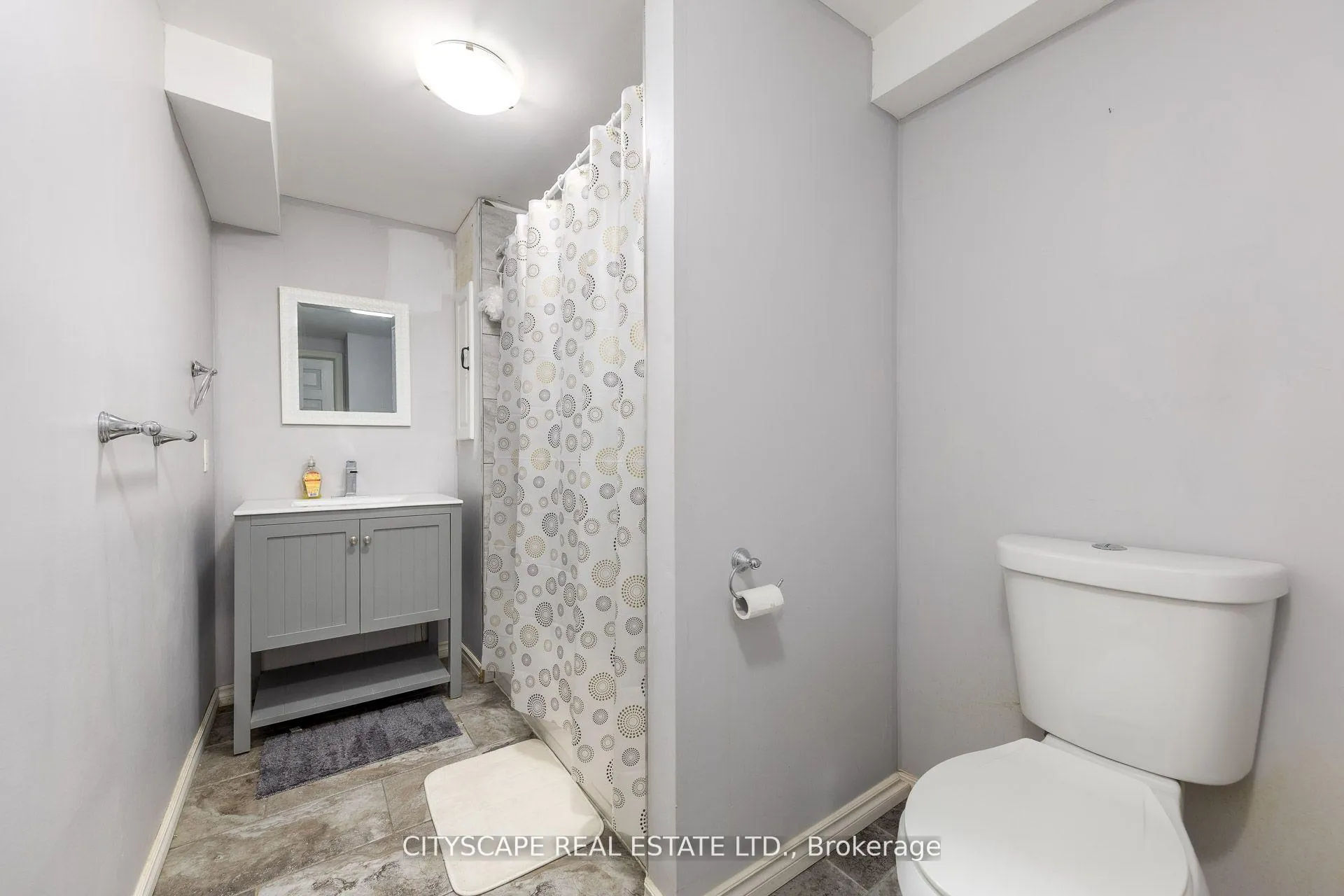 Photo 41 of 121 Crafter Crescent, Hamilton, Stoney Creek — HOMEH