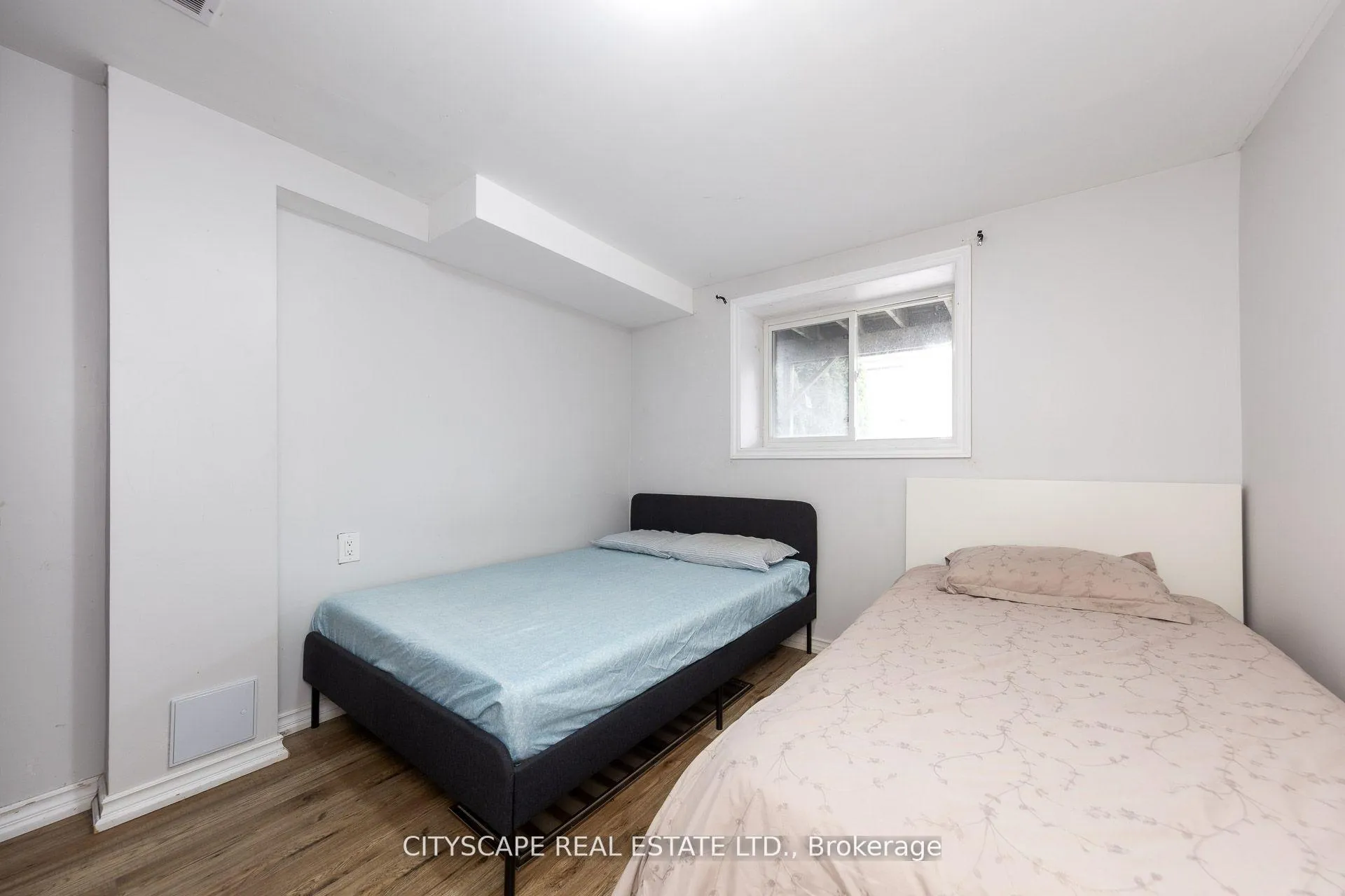 Photo 42 of 121 Crafter Crescent, Hamilton, Stoney Creek — HOMEH