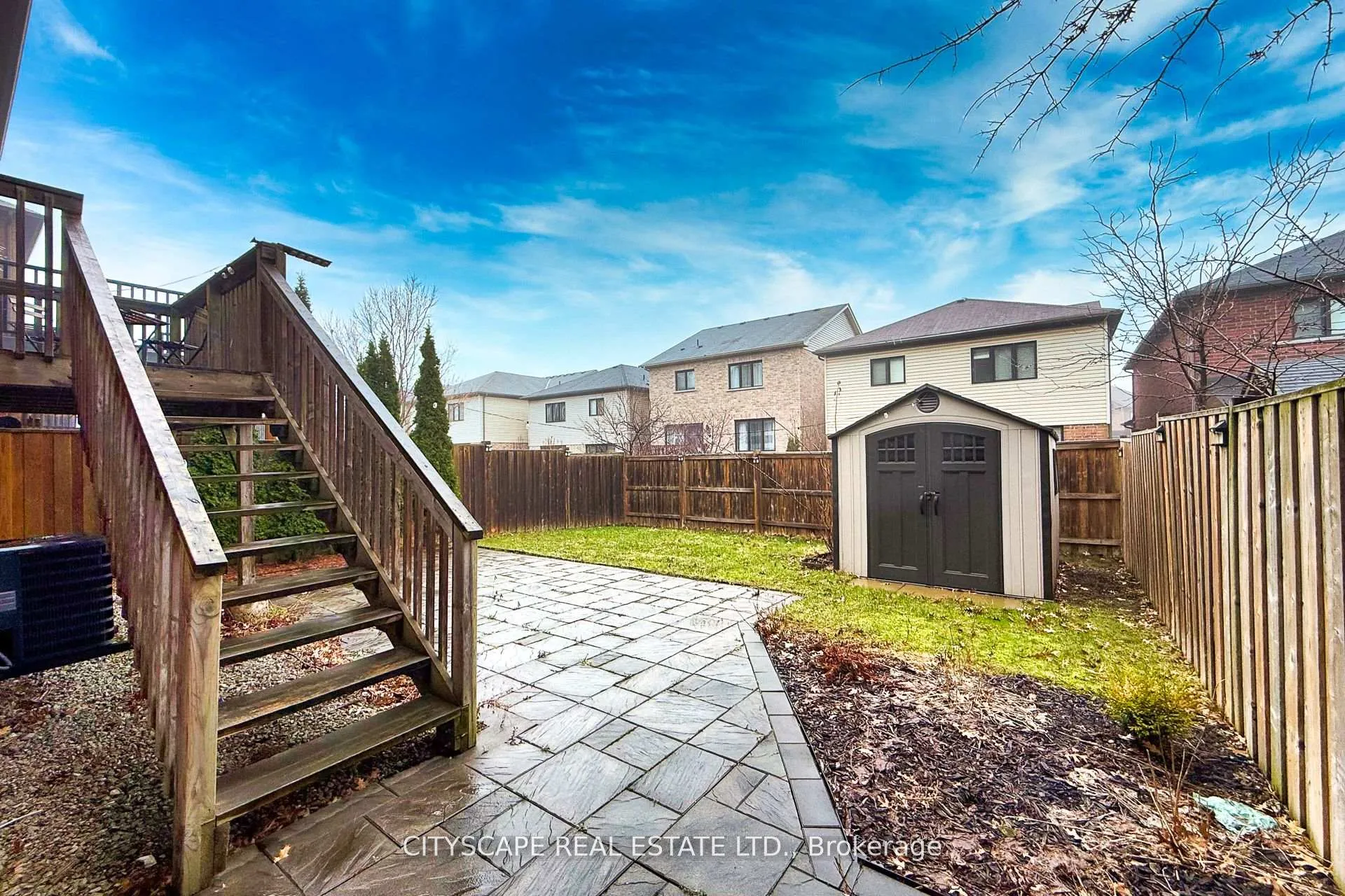 Photo 45 of 121 Crafter Crescent, Hamilton, Stoney Creek — HOMEH
