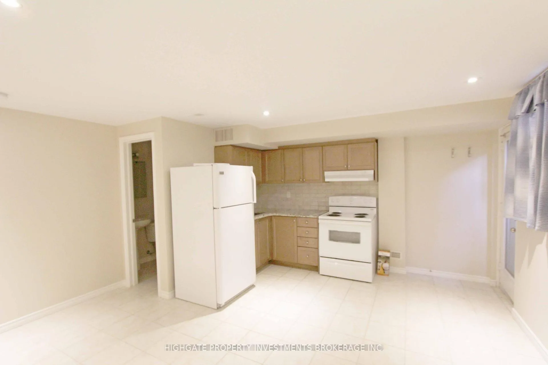 Photo 4 of Unit Bsmt, 64 Beaver Avenue, Toronto, Dovercourt-Wallace Emerson-Junction — HOMEH