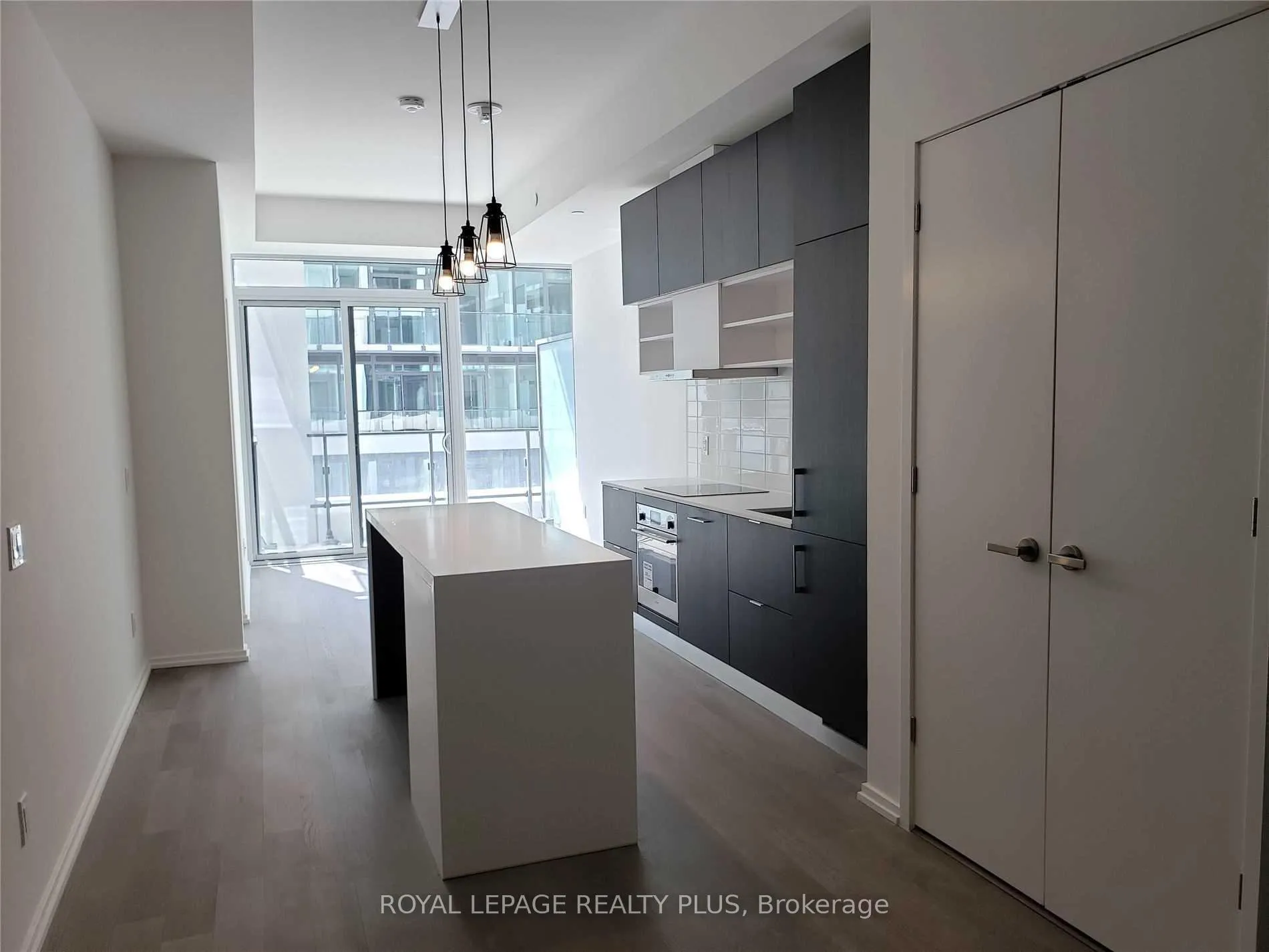 Photo 4 of Unit 1201, 5 Soudan Avenue, Toronto, Mount Pleasant West — HOMEH