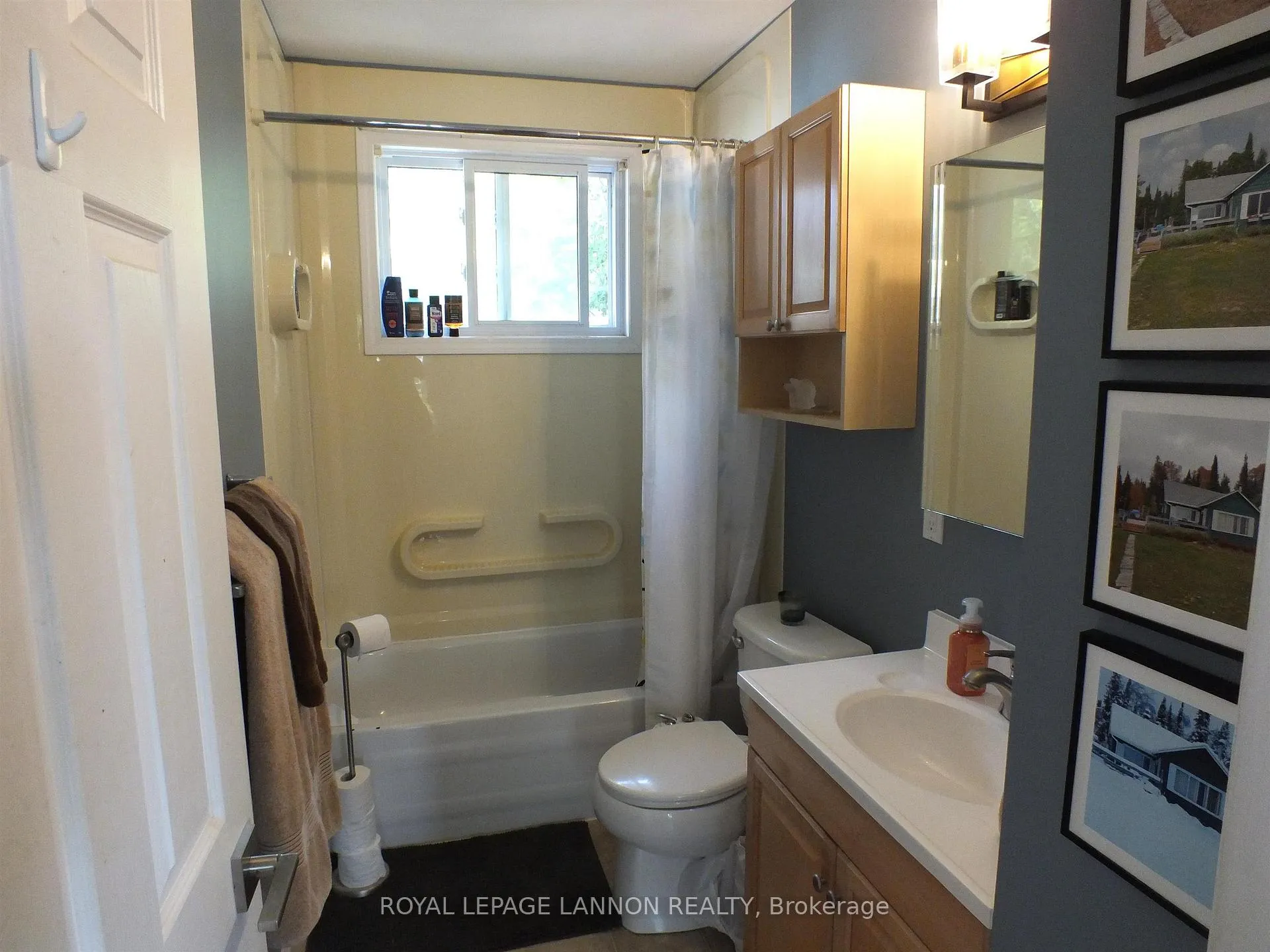 Photo 14 of 332 Erle Street, Thunder Bay, Current River — HOMEH