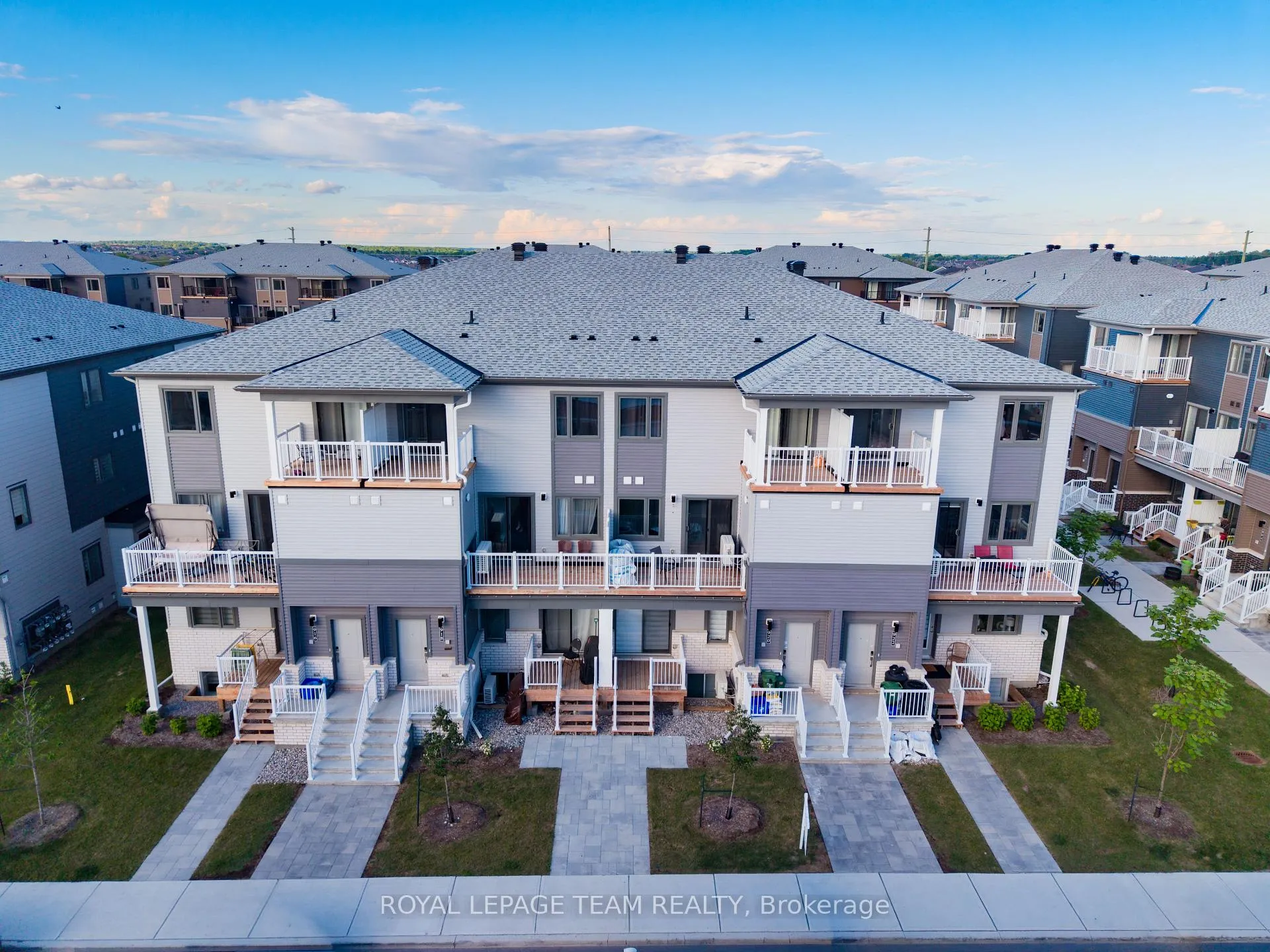 Photo 1 of 916 Parnian Private, Ottawa, Barrhaven - Half Moon Bay — HOMEH