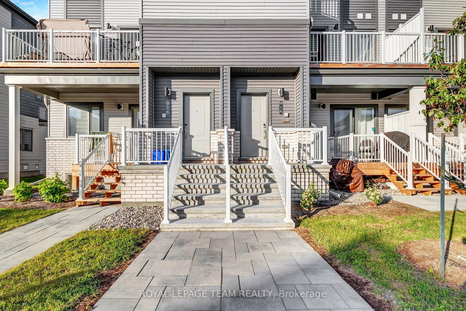 Photo 2 of 916 Parnian Private, Ottawa, Barrhaven - Half Moon Bay — HOMEH