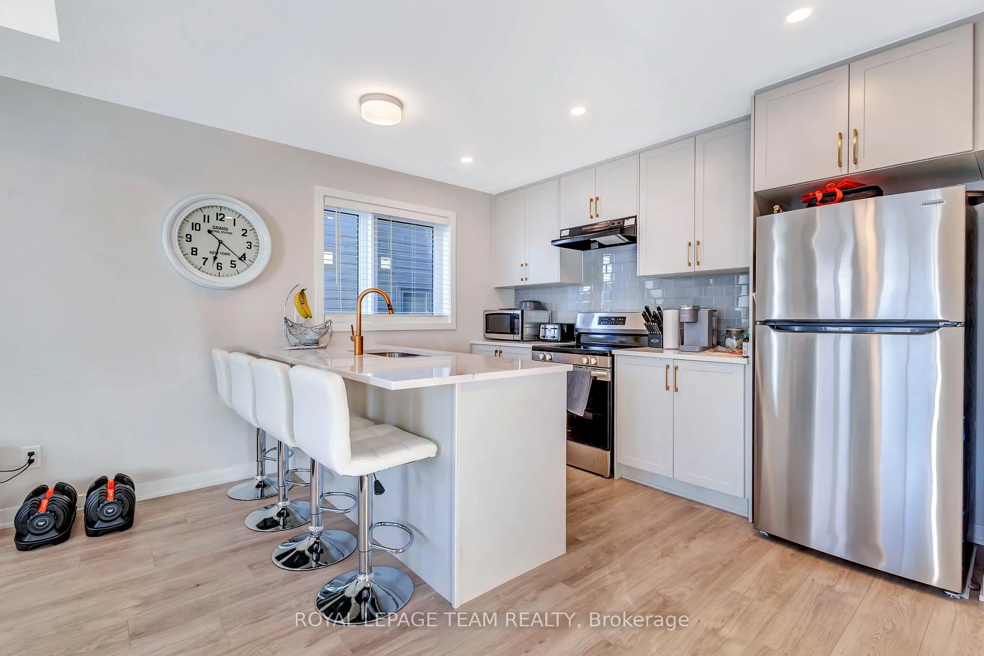 Photo 4 of 916 Parnian Private, Ottawa, Barrhaven - Half Moon Bay — HOMEH