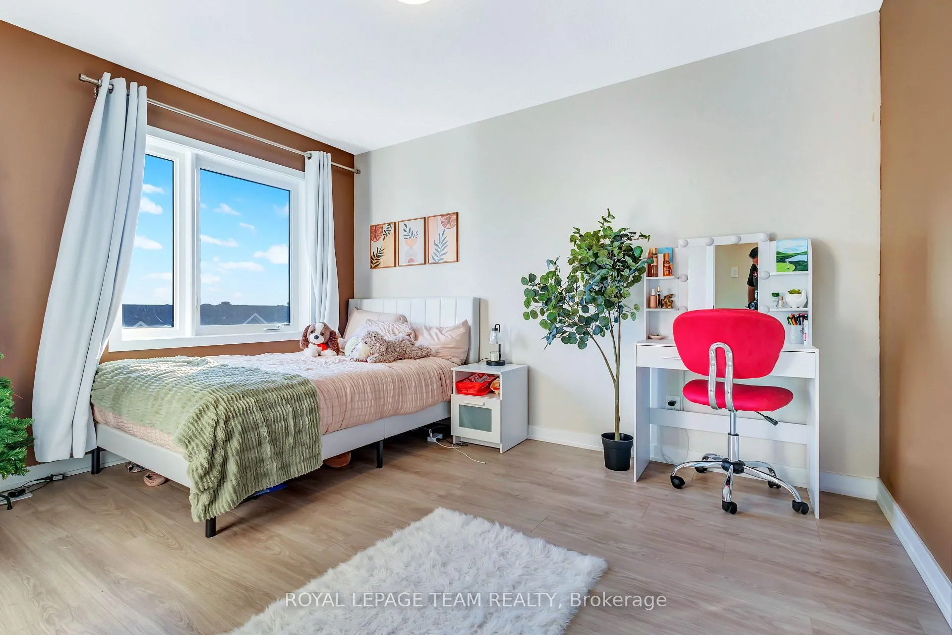 Photo 8 of 916 Parnian Private, Ottawa, Barrhaven - Half Moon Bay — HOMEH