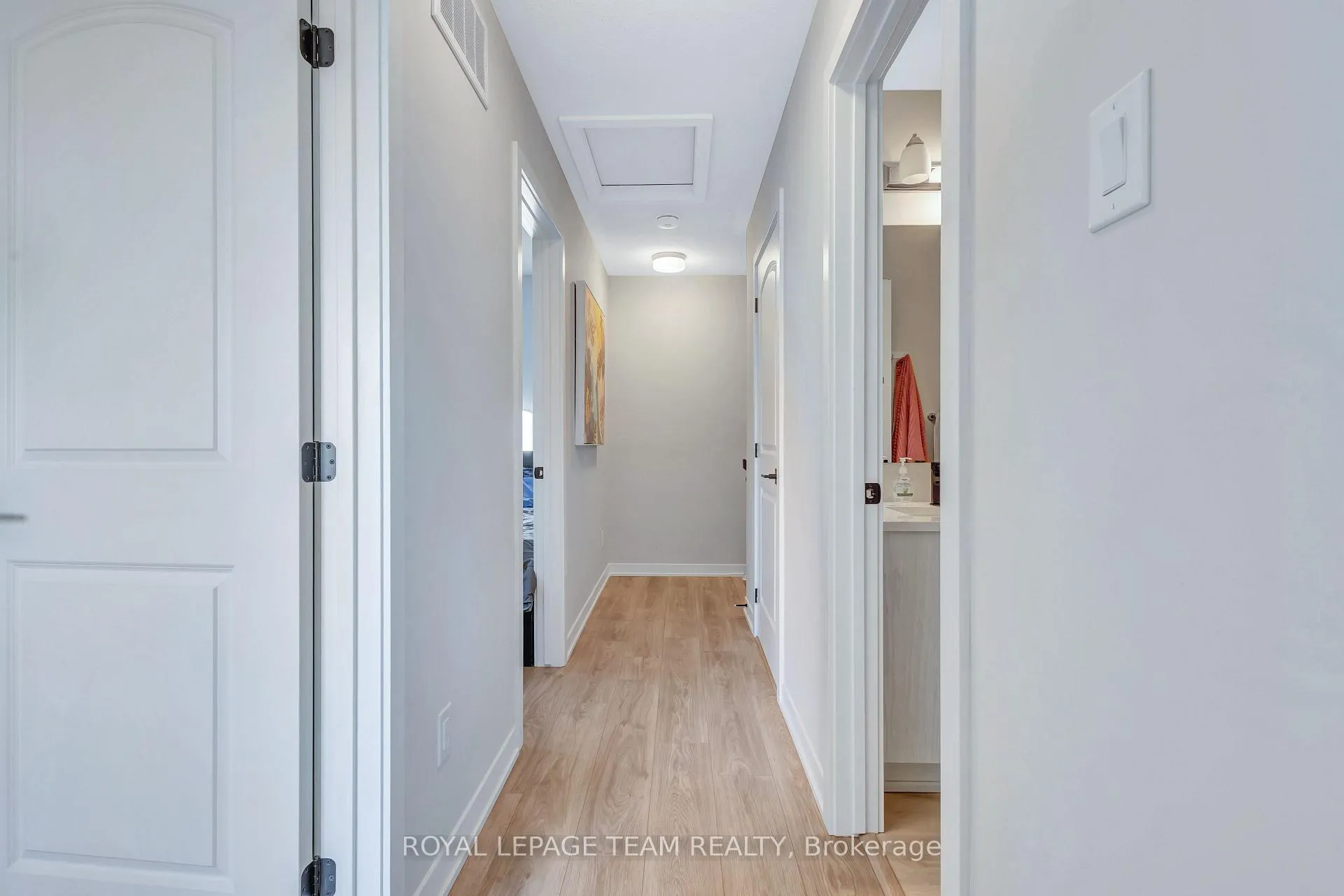 Photo 10 of 916 Parnian Private, Ottawa, Barrhaven - Half Moon Bay — HOMEH