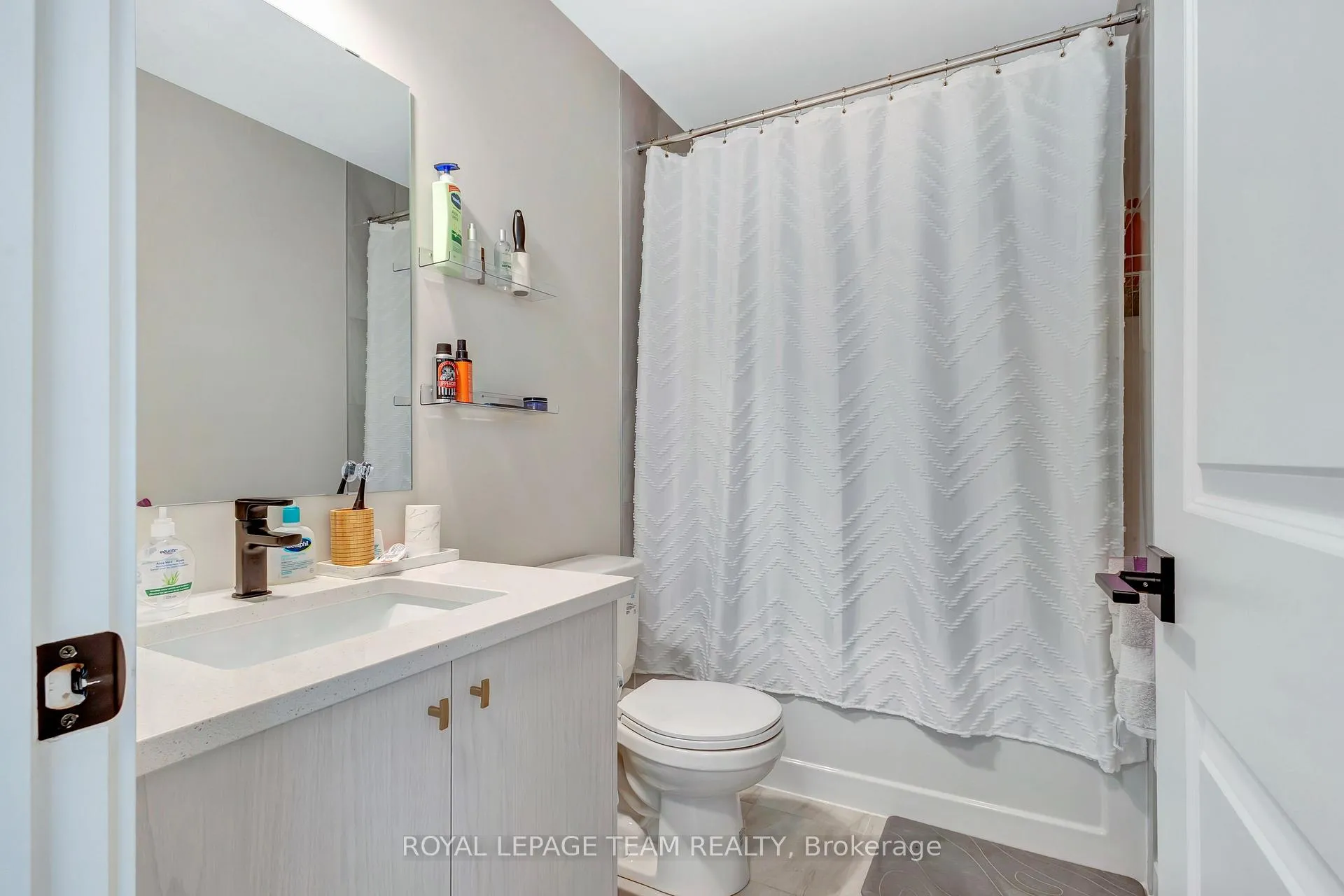 Photo 11 of 916 Parnian Private, Ottawa, Barrhaven - Half Moon Bay — HOMEH