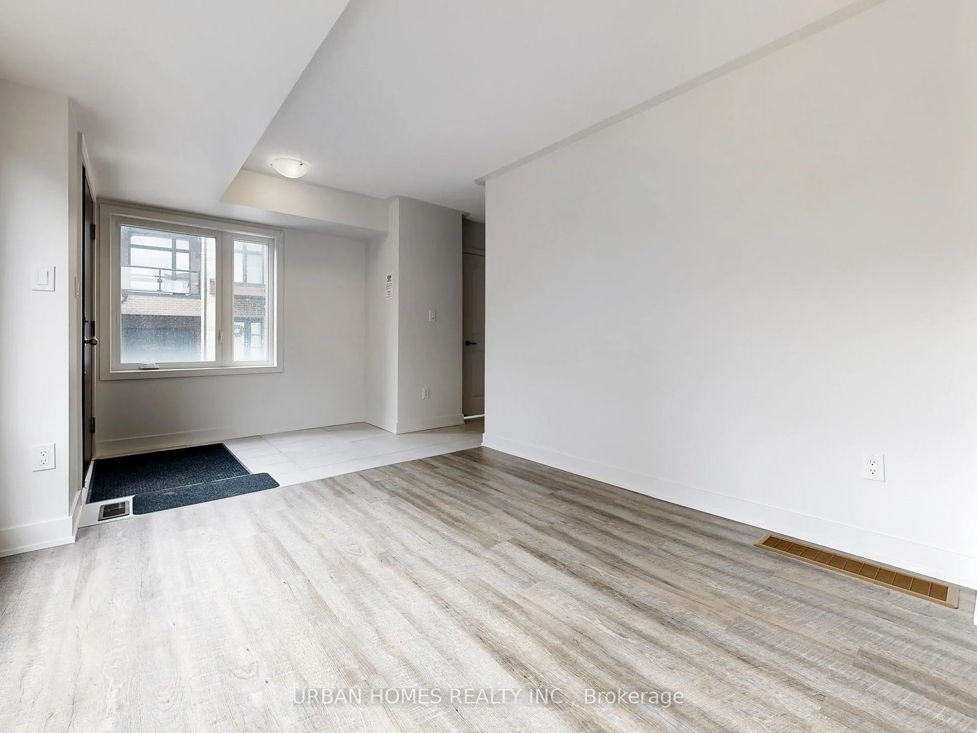 Photo 7 of 41 Gerussi Street, Vaughan, Vellore Village — HOMEH