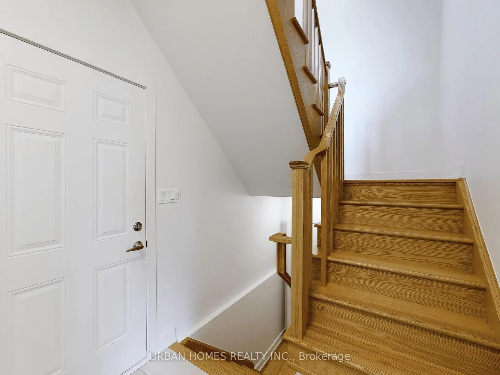Photo 9 of 41 Gerussi Street, Vaughan, Vellore Village — HOMEH