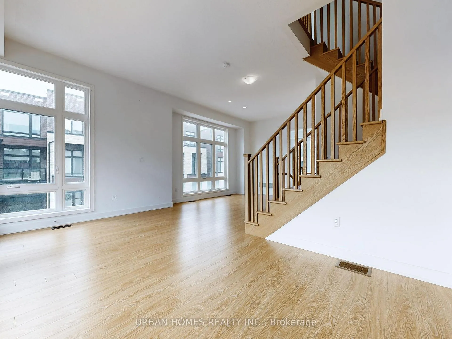 Photo 11 of 41 Gerussi Street, Vaughan, Vellore Village — HOMEH