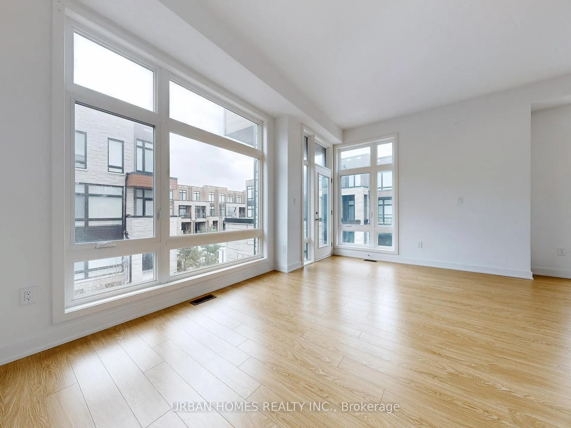 Photo 13 of 41 Gerussi Street, Vaughan, Vellore Village — HOMEH