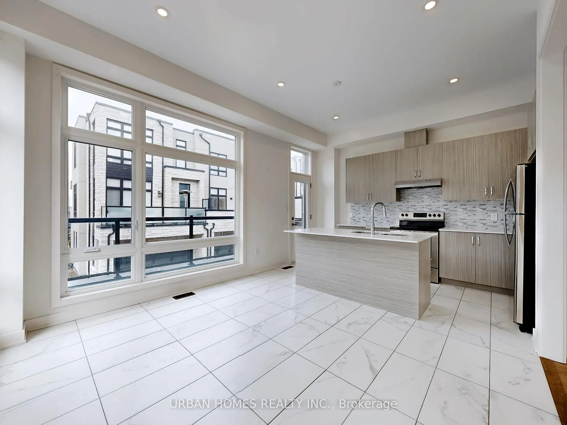 Photo 14 of 41 Gerussi Street, Vaughan, Vellore Village — HOMEH